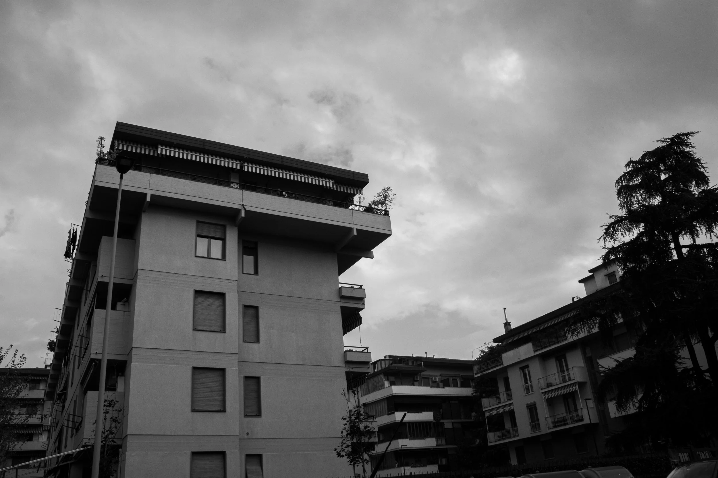 In this project, I took the opportunity to play with the concept of repetition with a center focal point. Florence 2024.  