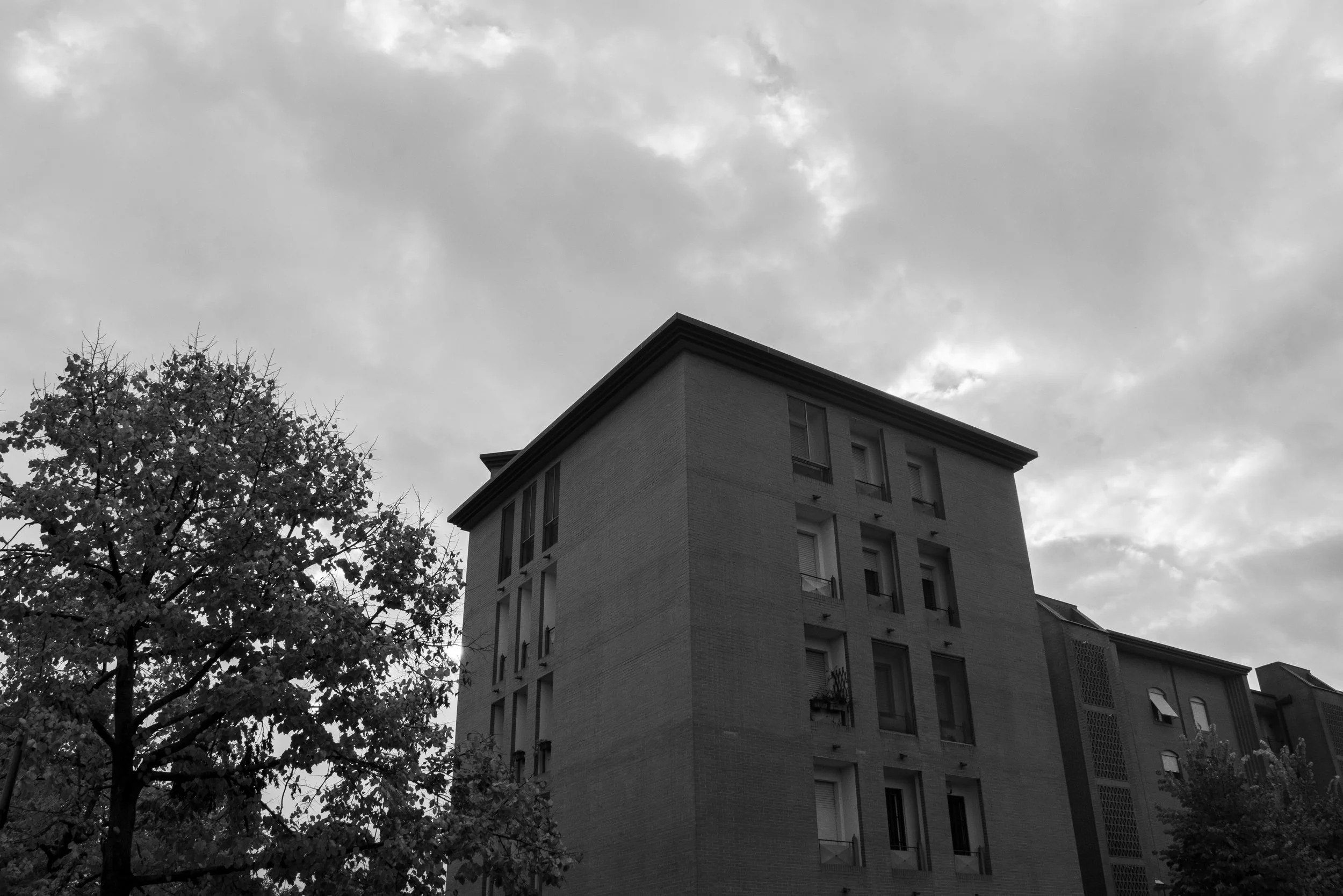 In this project, I took the opportunity to play with the concept of repetition with a center focal point. Florence 2024.  