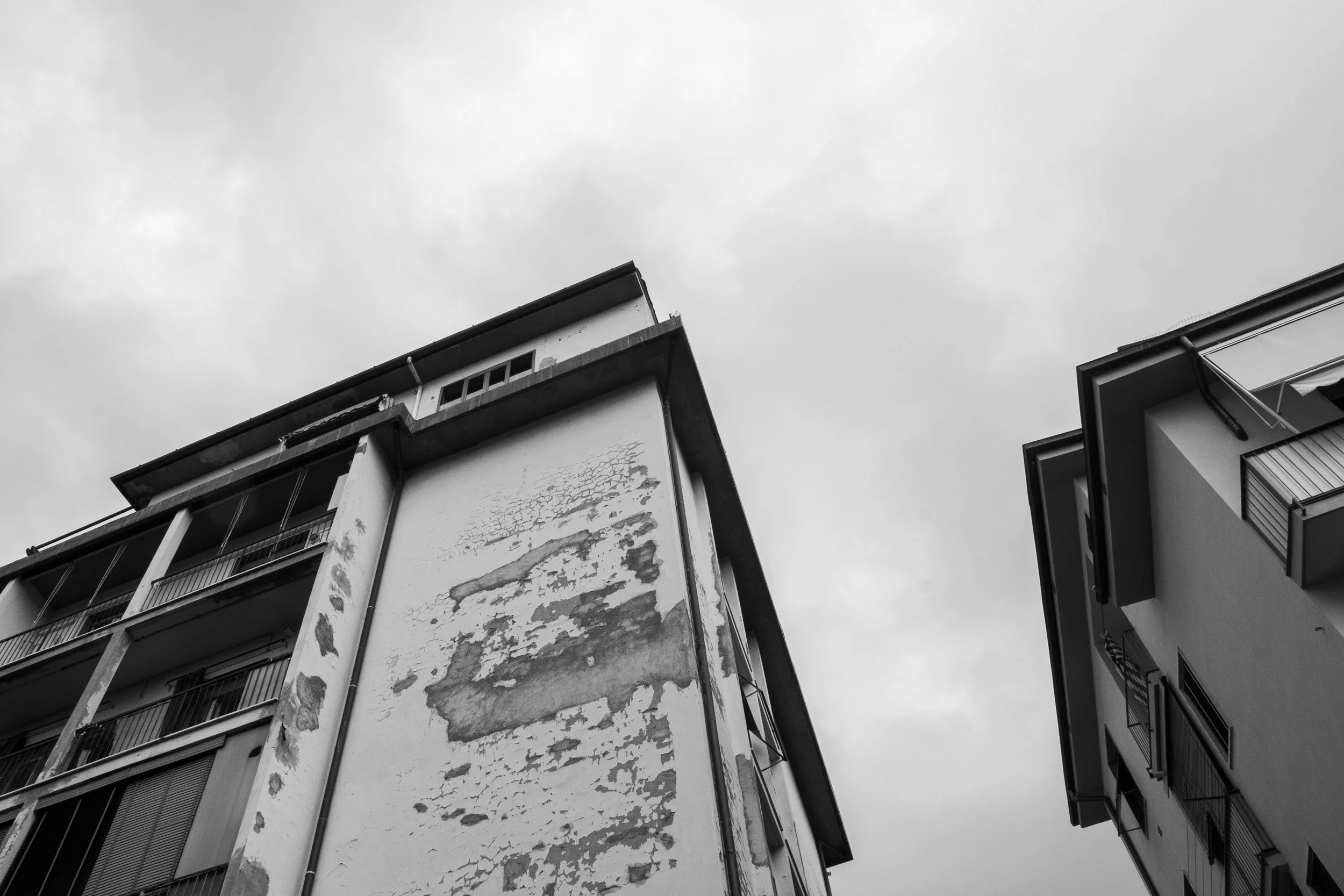 In this project, I took the opportunity to play with the concept of repetition with a center focal point. Florence 2024.  