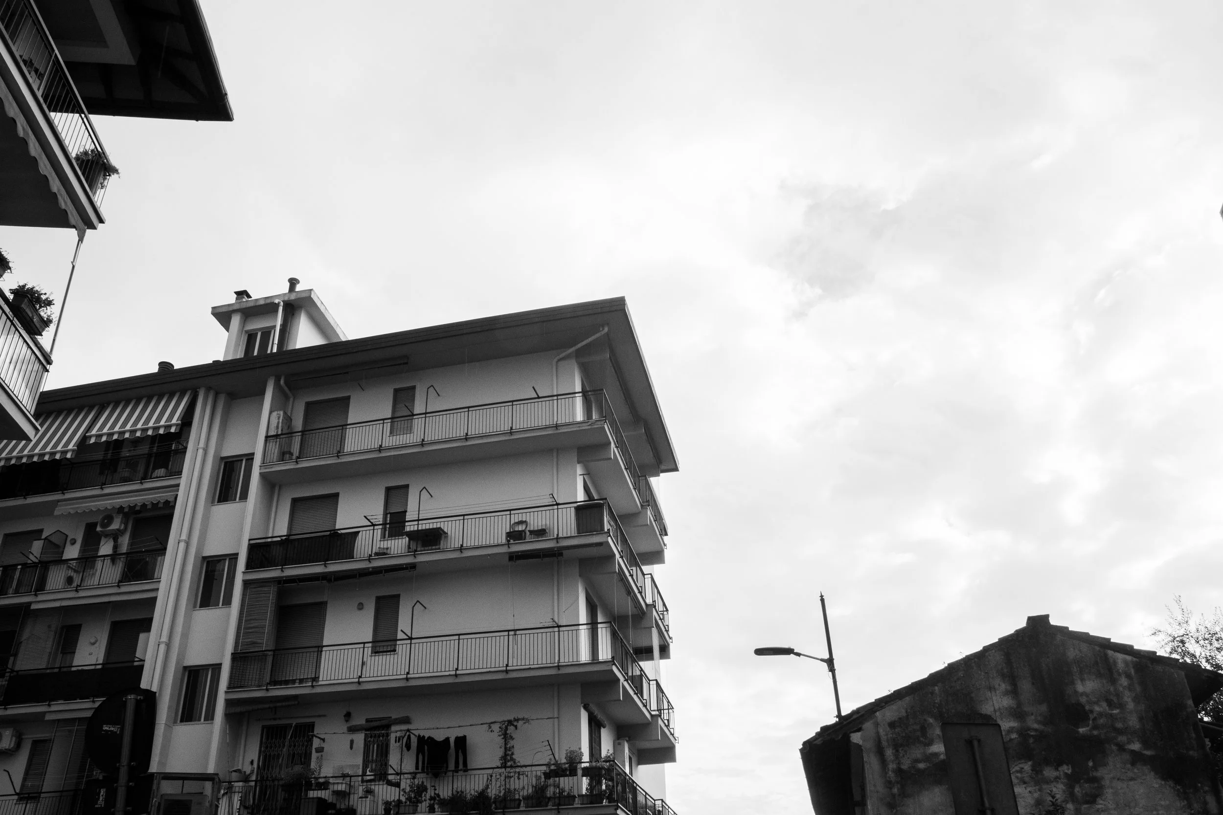 In this project, I took the opportunity to play with the concept of repetition with a center focal point. Florence 2024.  