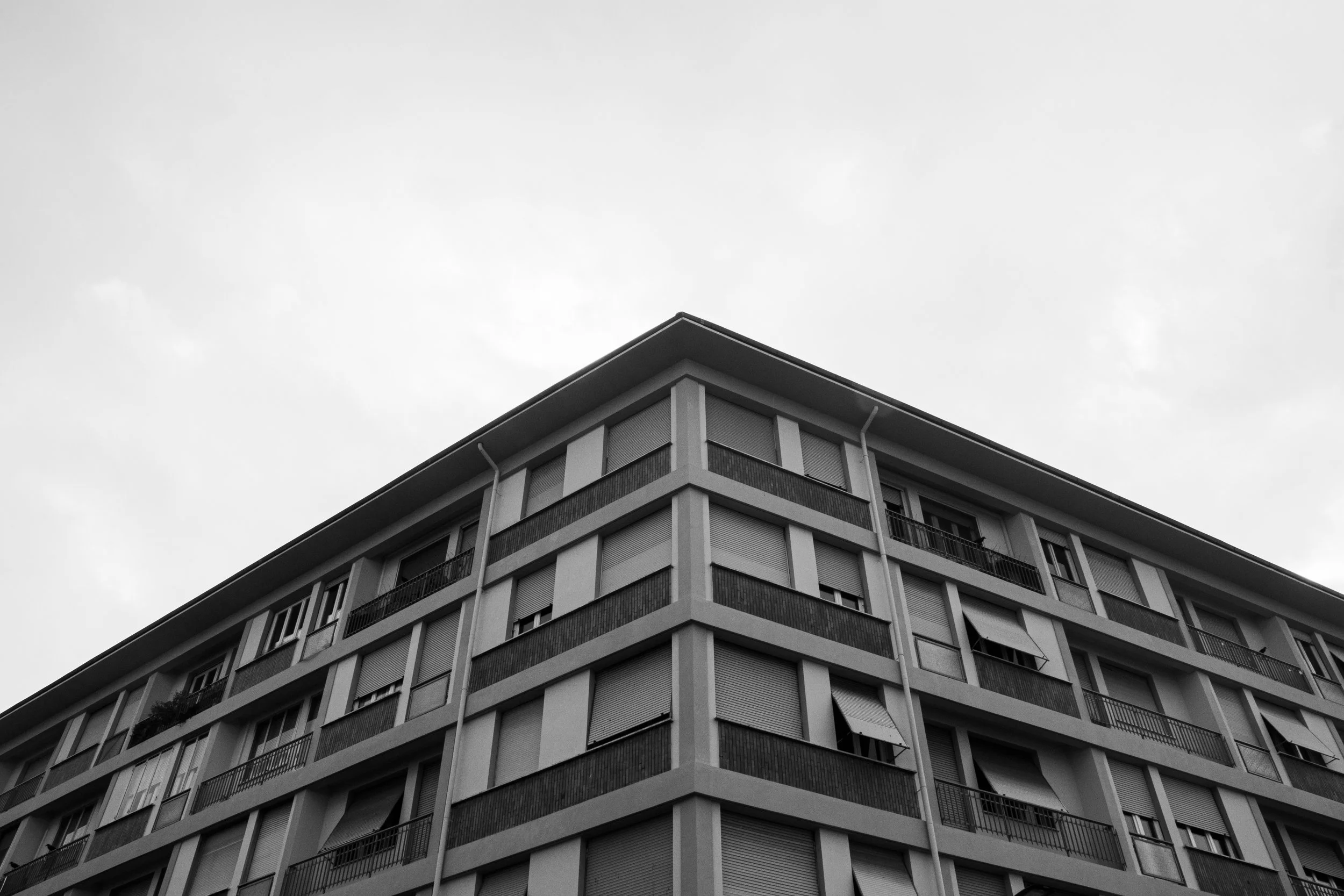 In this project, I took the opportunity to play with the concept of repetition with a center focal point. Florence 2024.  