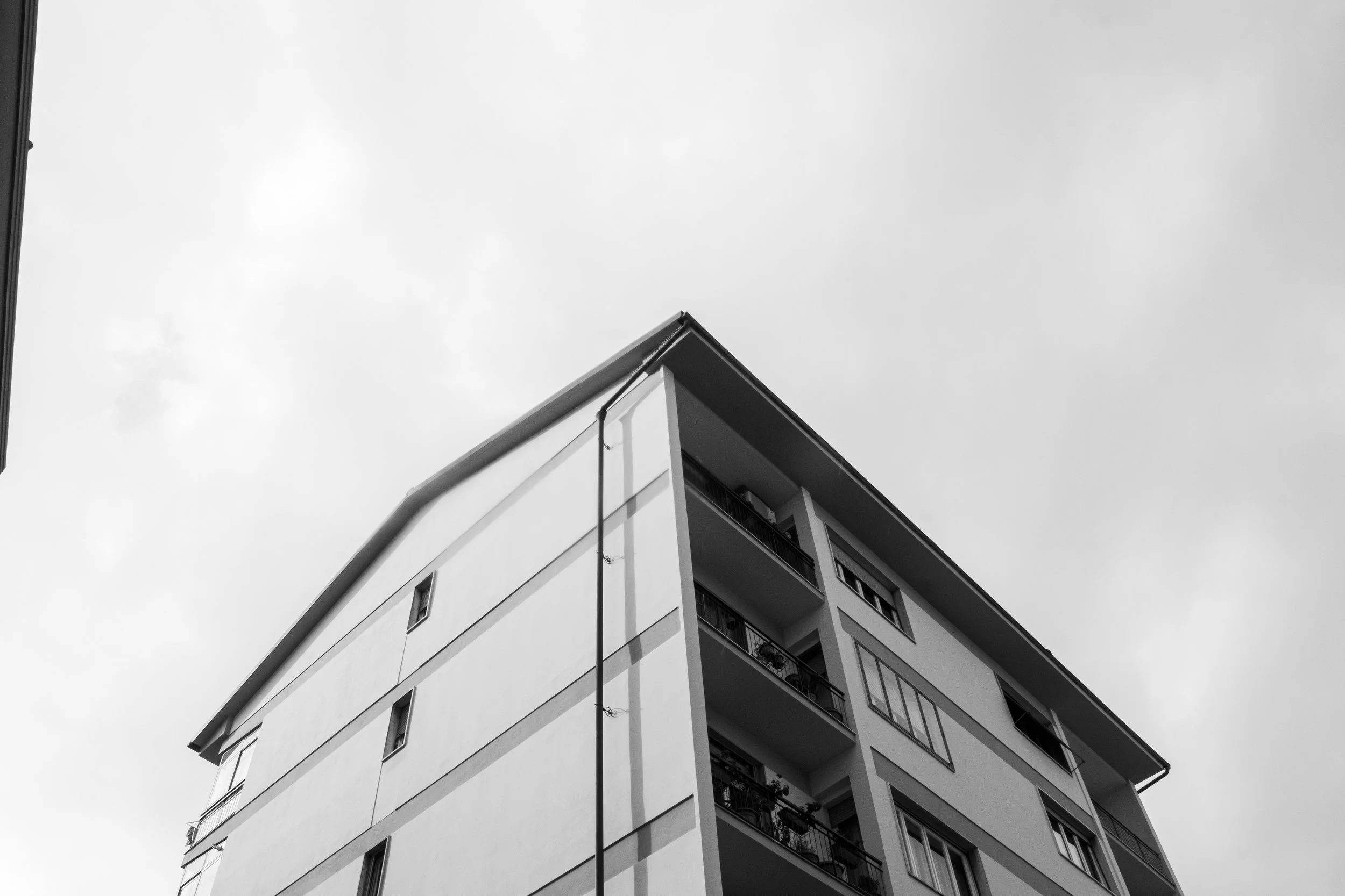 In this project, I took the opportunity to play with the concept of repetition with a center focal point. Florence 2024.  