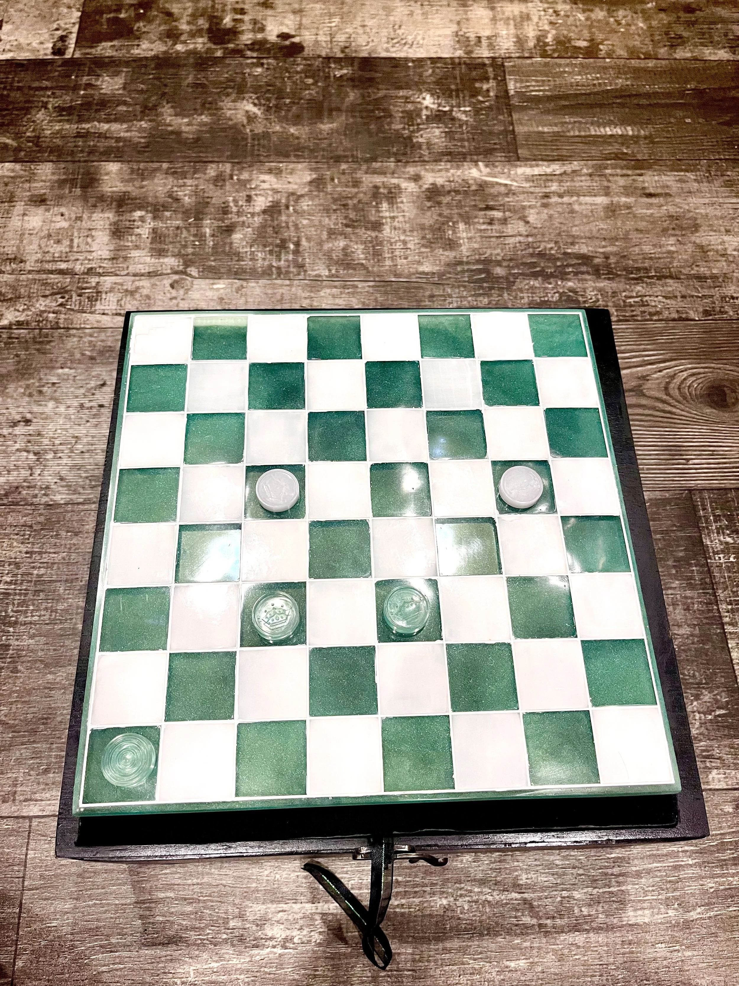 Green and White 24 piece 3D Epoxy Checker Set