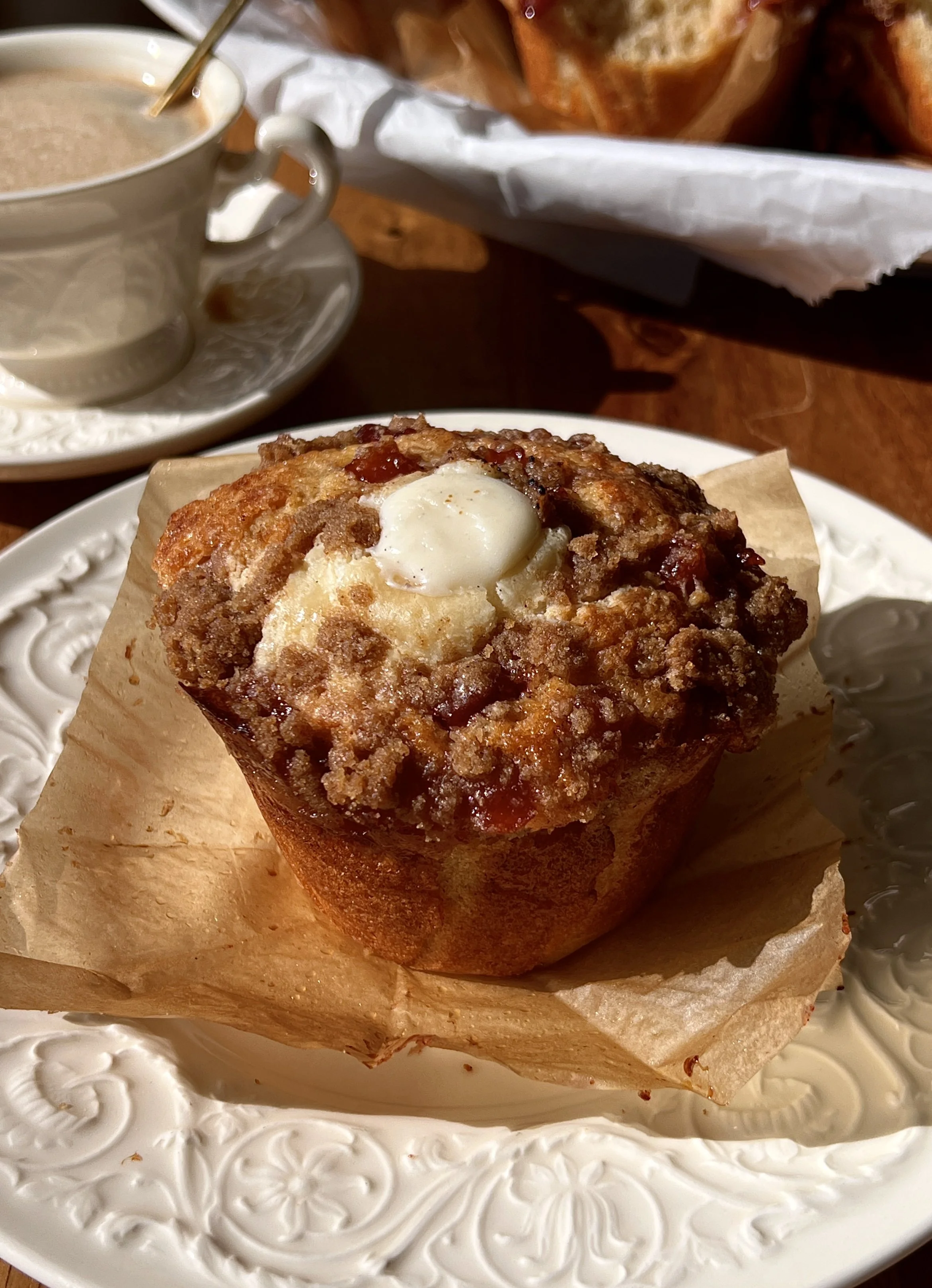 Bakery-Style Peach Cobbler Cream Cheese Muffins