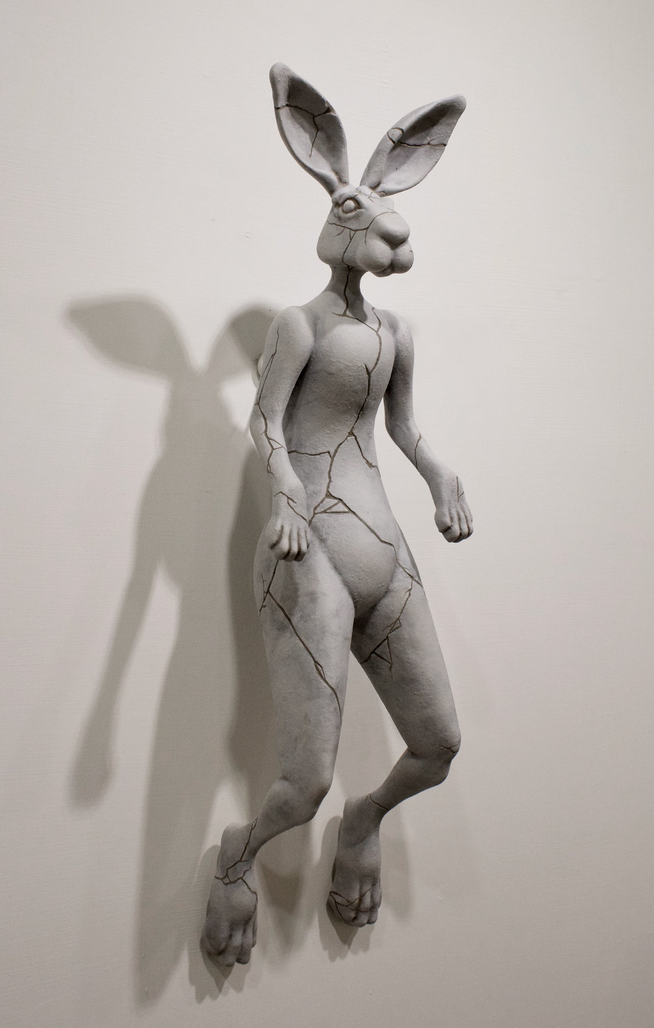 Broken vessel	
Mixed media	
51 x 13 x 13 cm | 2023