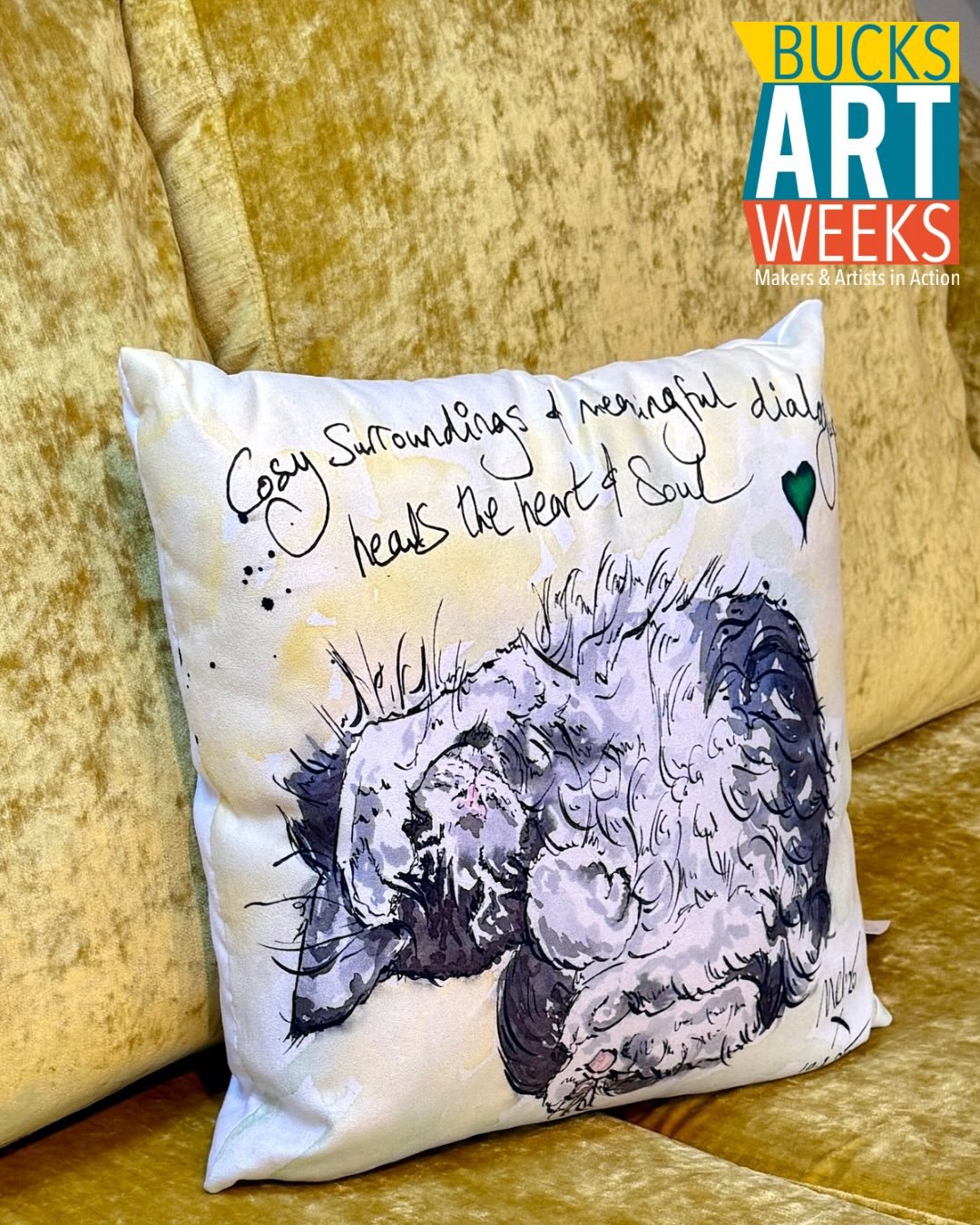 👉🏻 All ready for @bucksartweeksofficial 💛💙&hearts;️ 
👉🏻 Argyle cushion looks beautiful on the @galleriaonthegreen&rsquo;s sofa 😻 
👉🏻 Launch night tomorrow (DM if you&rsquo;d like to come)
👉🏻 Demo on Saturday at midday (enter giveaway for c
