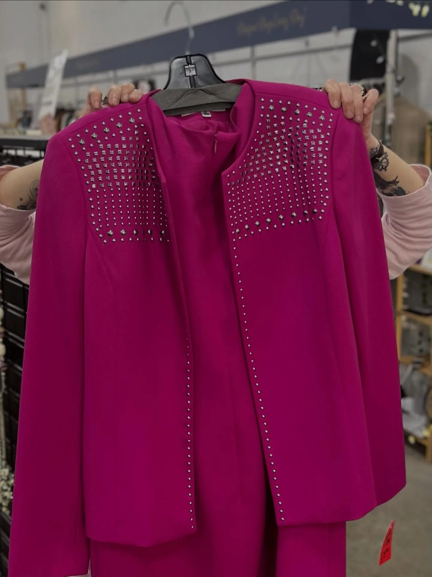 Thirty and fun fashion at Thriftique ✨#pghthrifter #pittsburgh #nonprofitorganization