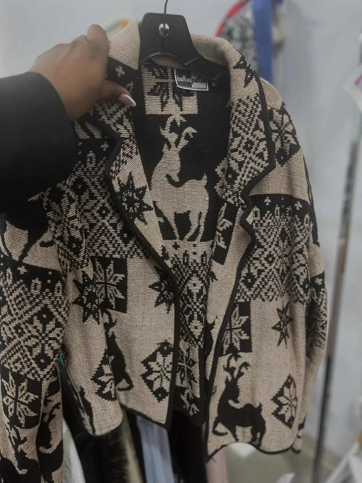 Blazing Blazers 🔥🔥 Come in this weekend! We miss your gorgeous smile !! #thrifting #fashionista