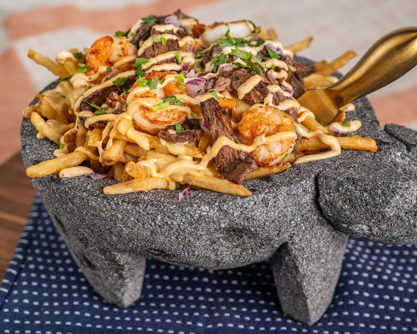 Meet our new amigo 🤠 at @eat_losvatos ‼️

#losvatos #miami #delivery #deliveryfood