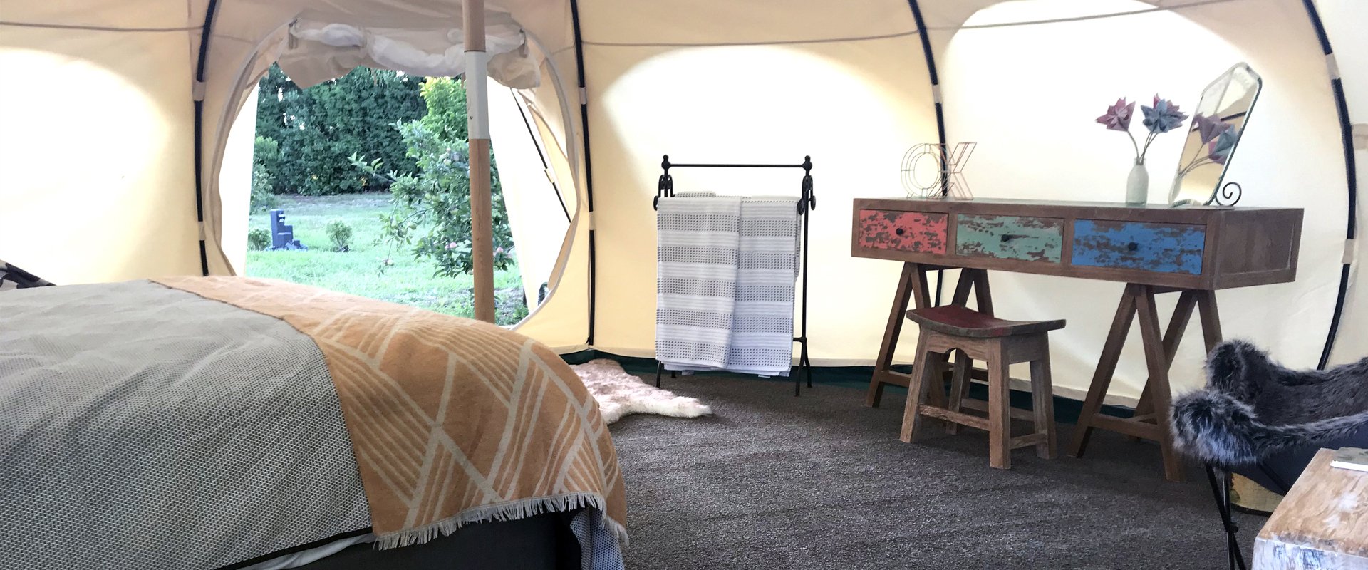 onetwentysix-omaha-glamping-tent-inside-3__FillWzE5MjAsODAwXQ.jpg