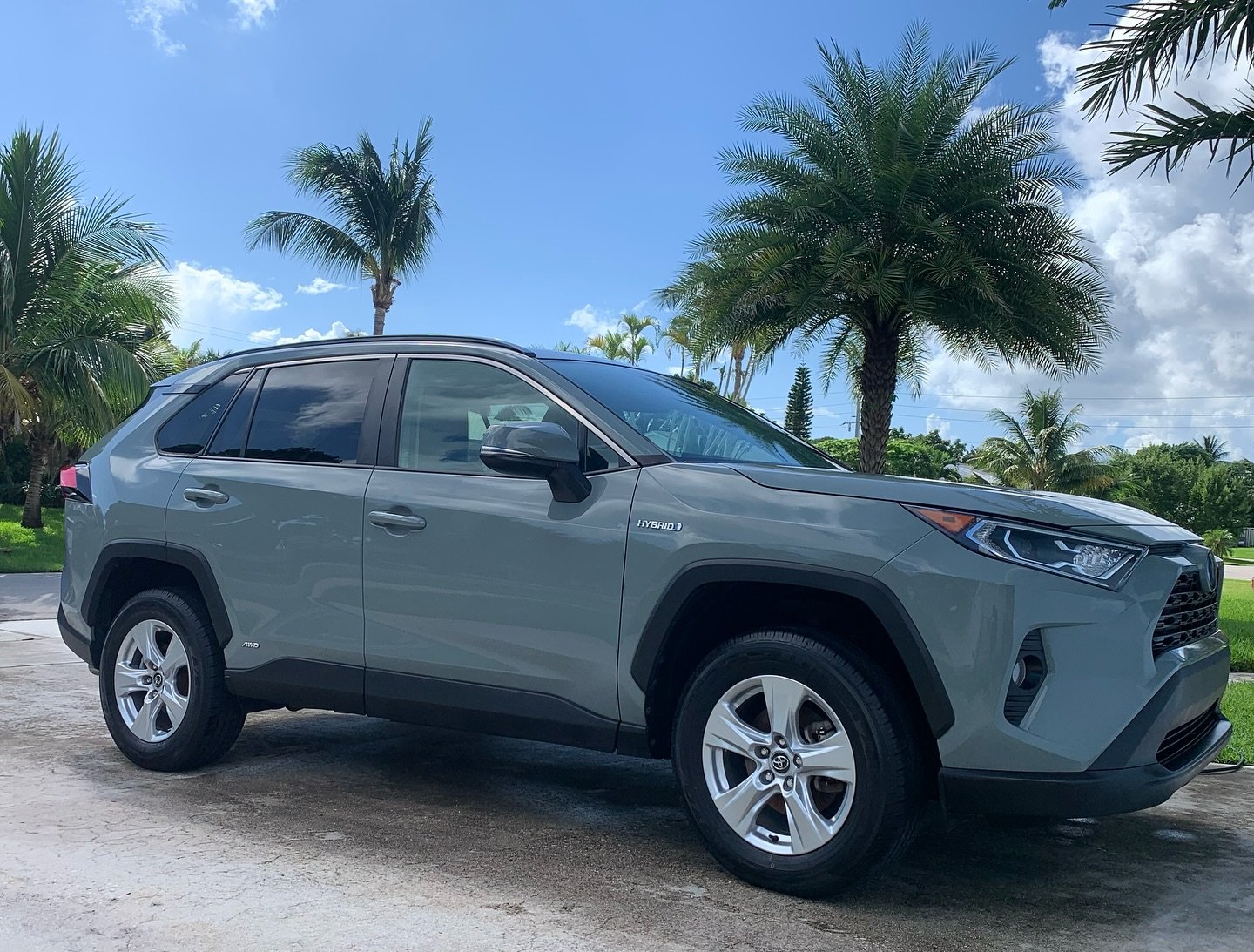 This Toyota RAV4 Received A Full Exterior Detail!

(Iron Remover &amp; Clay Bar Decontamination + Application Of Cleaner/Wax On A Dual Action Polisher) 

📞 561-323-0269
🖥️ cartelliautospa.com
📧Cartelliautospa561@gmail.com

#southfloridadetailers #