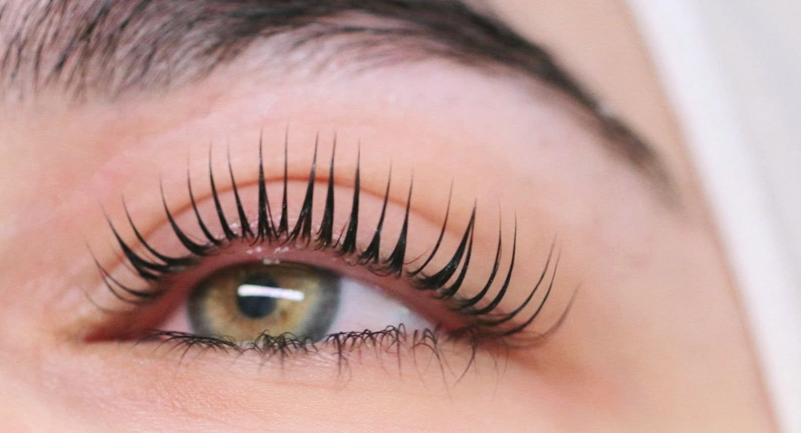 Can You Get Your Lashes Wet After a Lash Lift? Aftercare Guide