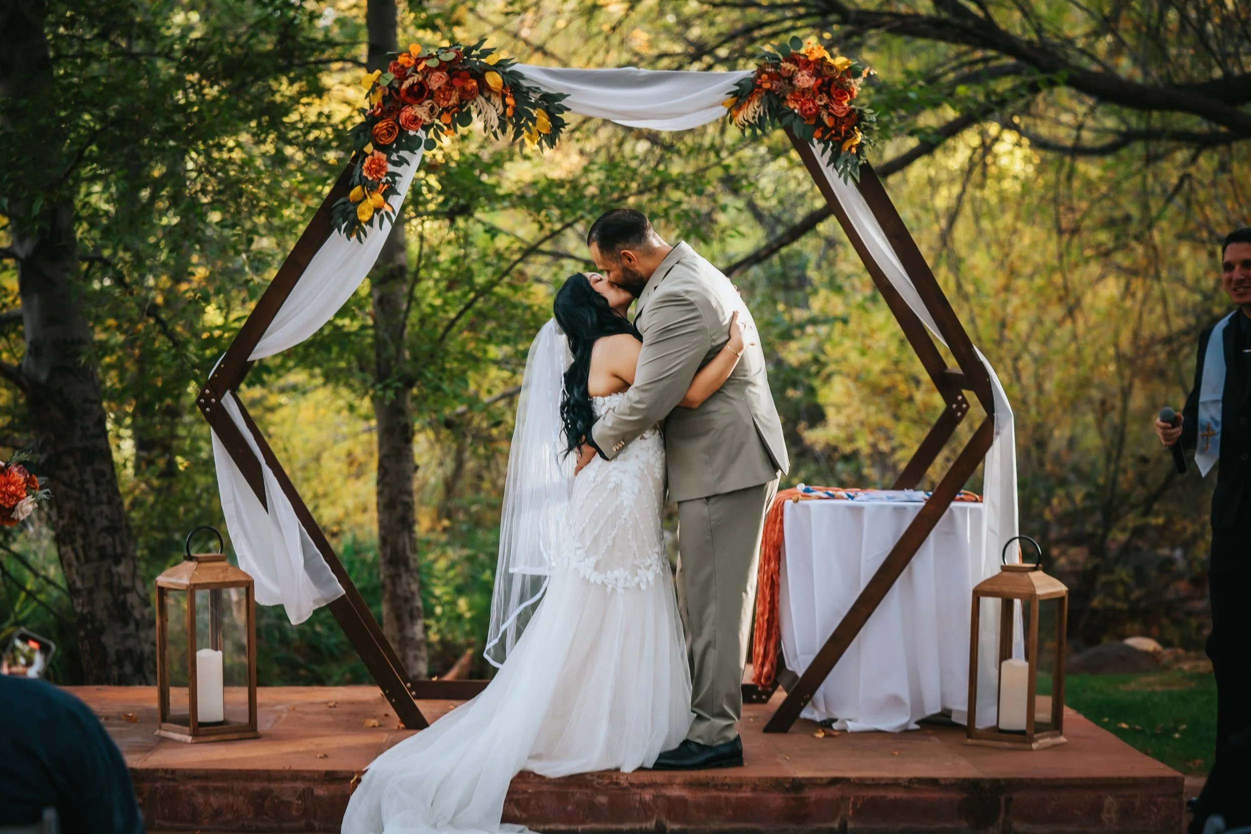 A microwedding at Sedona resort Los Abrigados