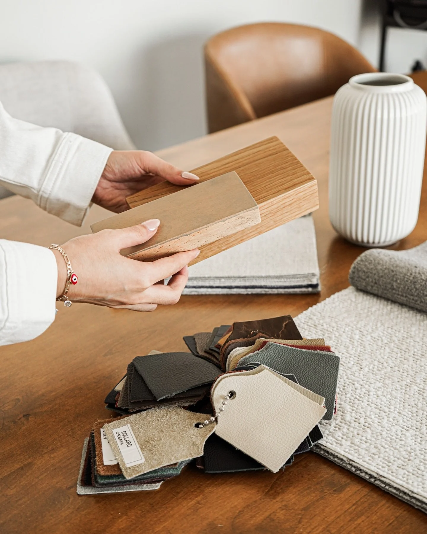Transforma tus ideas en espacios &uacute;nicos con muebles a medida. Elige cada detalle, y nosotros hacemos el resto.

&iquest;Proyecto en puerta? &iexcl;Escr&iacute;benos! 👋🏻

#custommade #interiors #furniture #design #style #life #inspo #interior