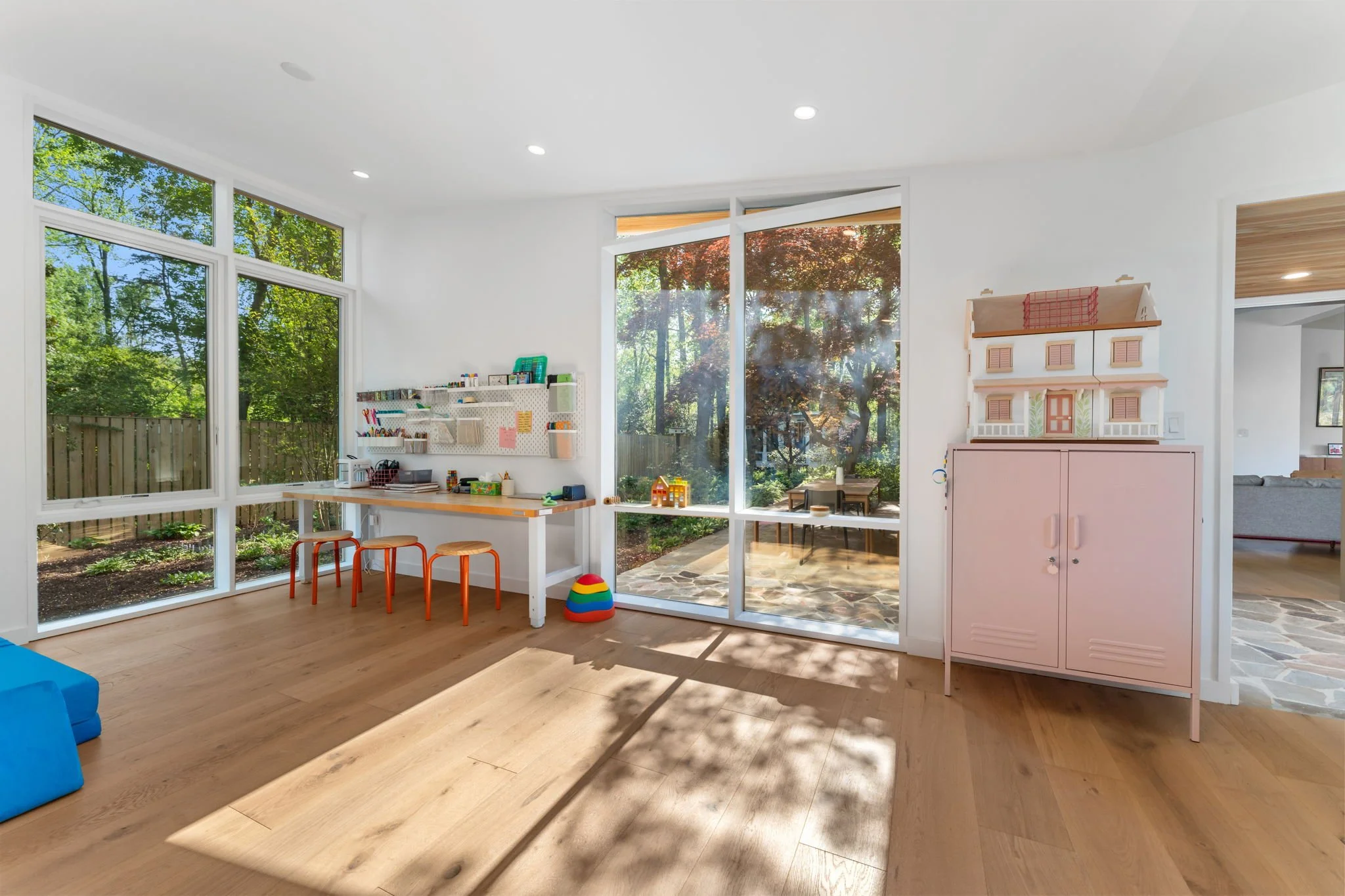 22-web-or-mls-PS 2400 Daphne Ln 3.jpg