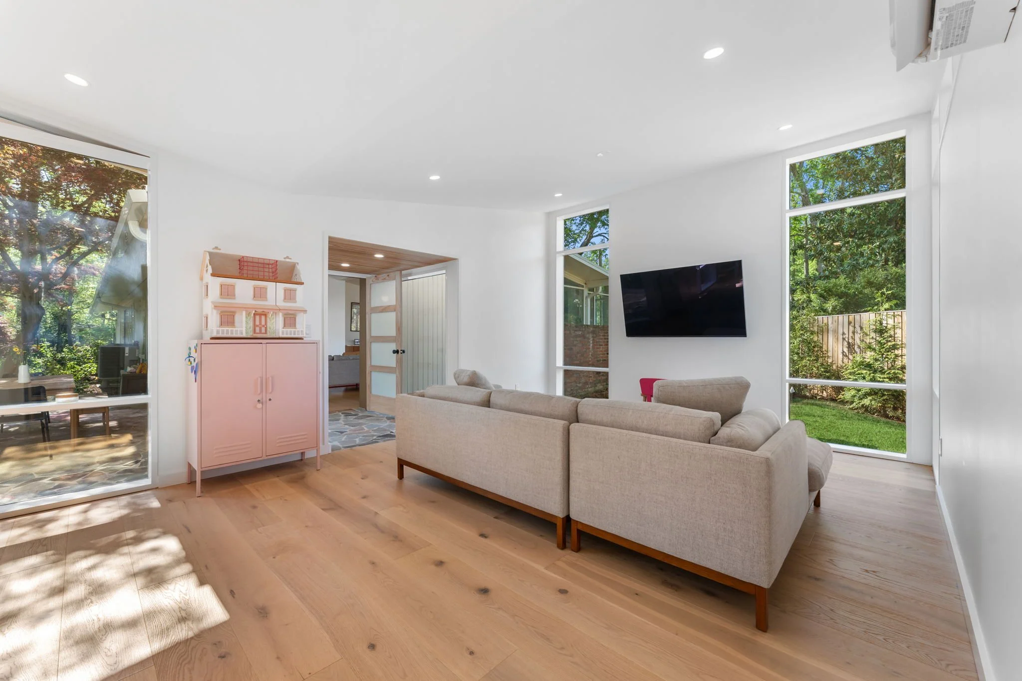 23-web-or-mls-PS 2400 Daphne Ln 4.jpg