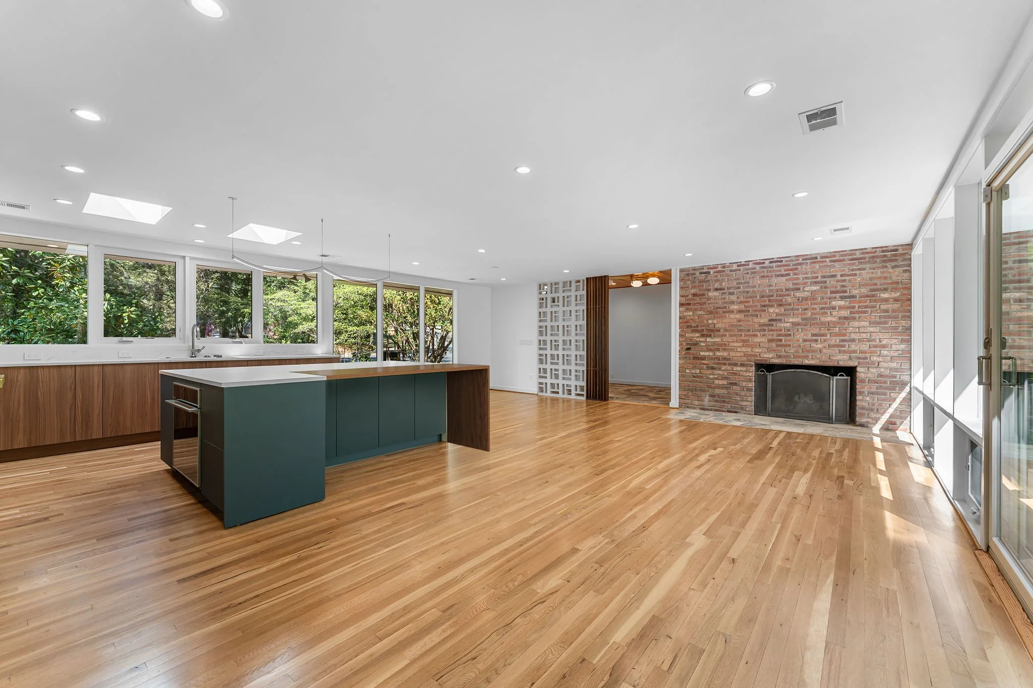 27-web-or-mls-PS 7M409335.jpg