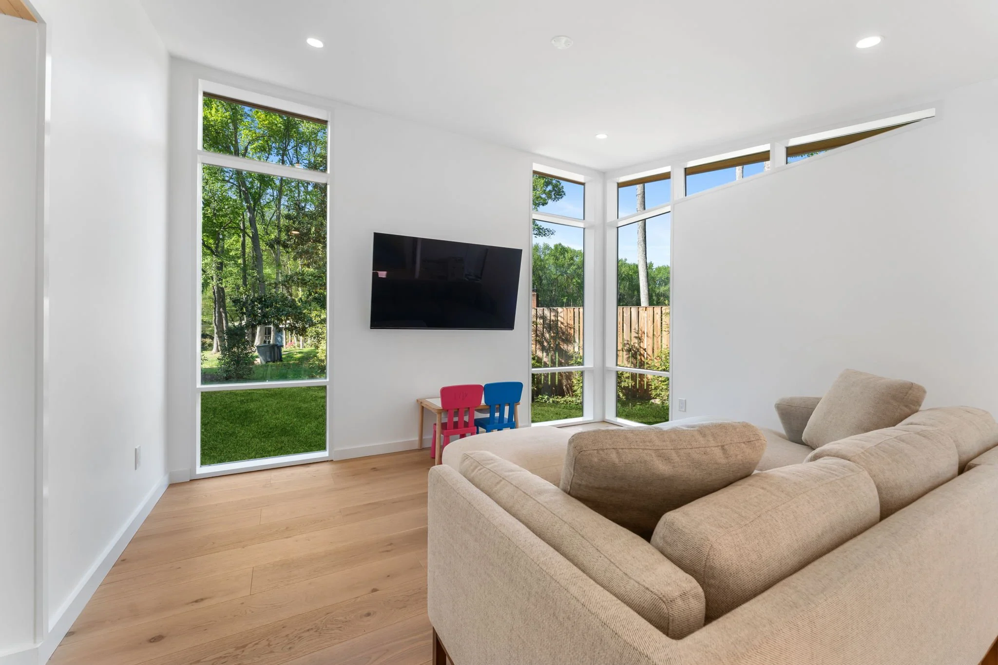 24-web-or-mls-PS 2400 Daphne Ln 7.jpg