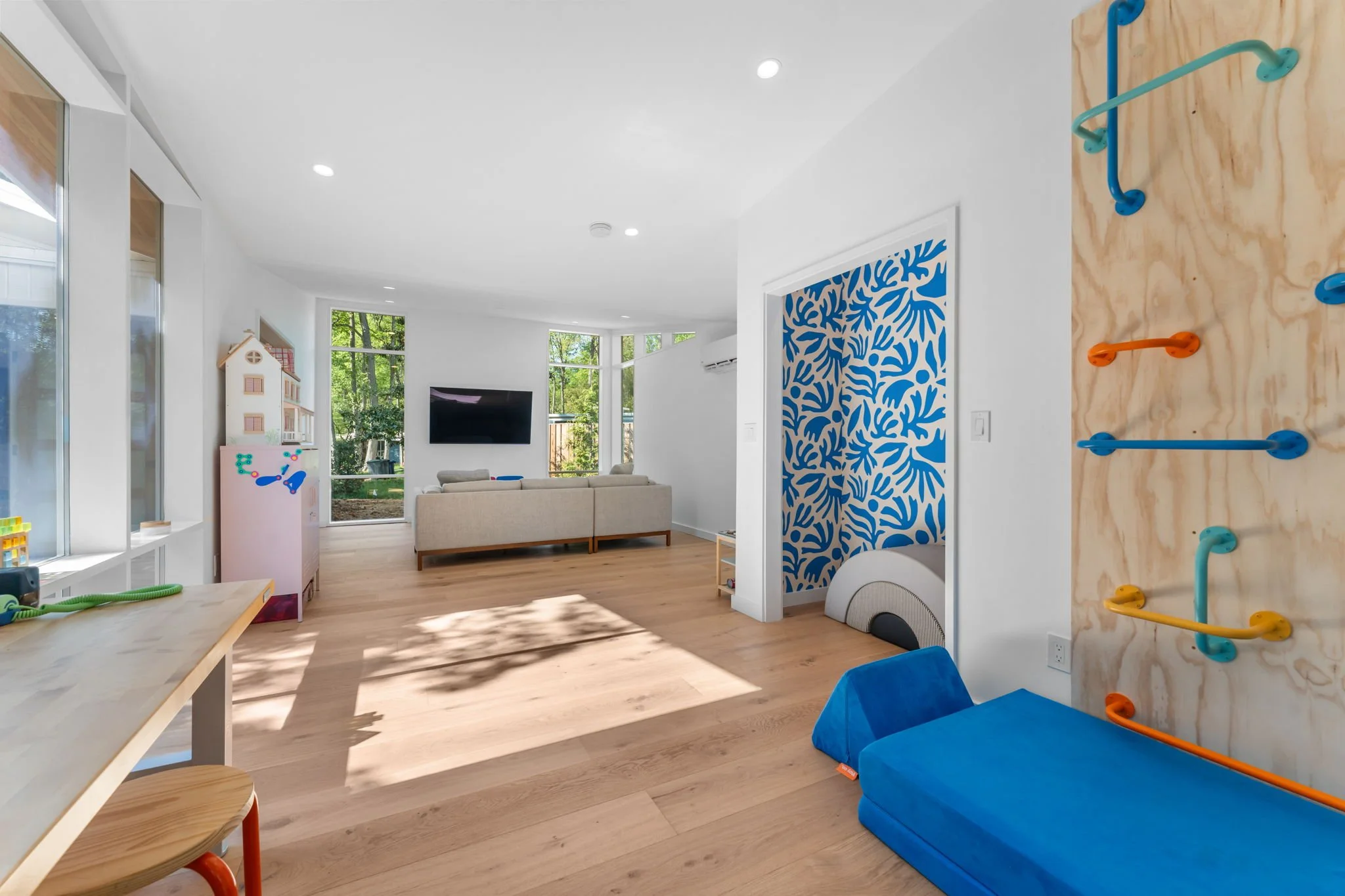 10-web-or-mls-2400 Daphne Ln 10.jpg