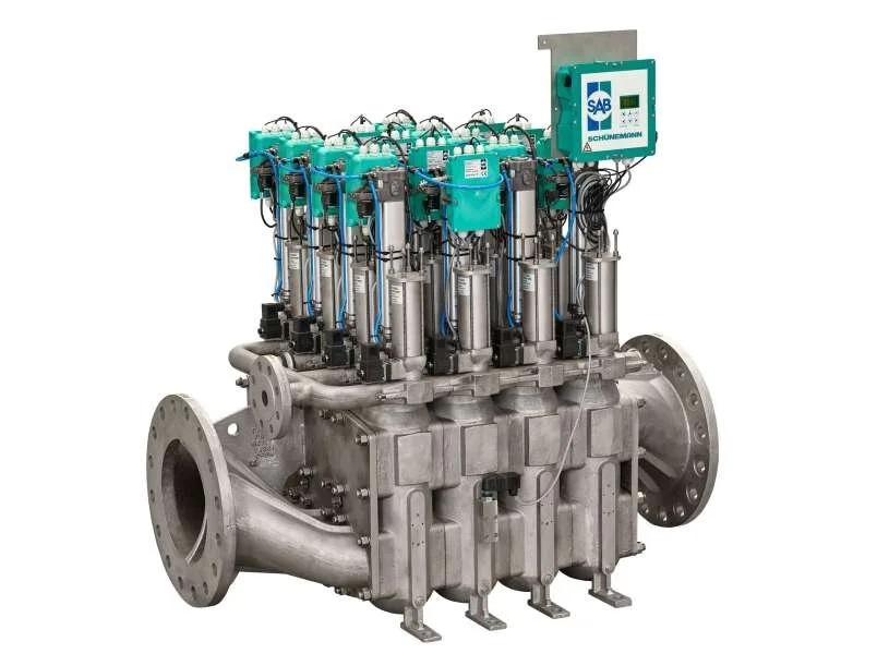 Industrielt utstyr med ventiler og måleinstrumenter, merket med SAP-logoen.