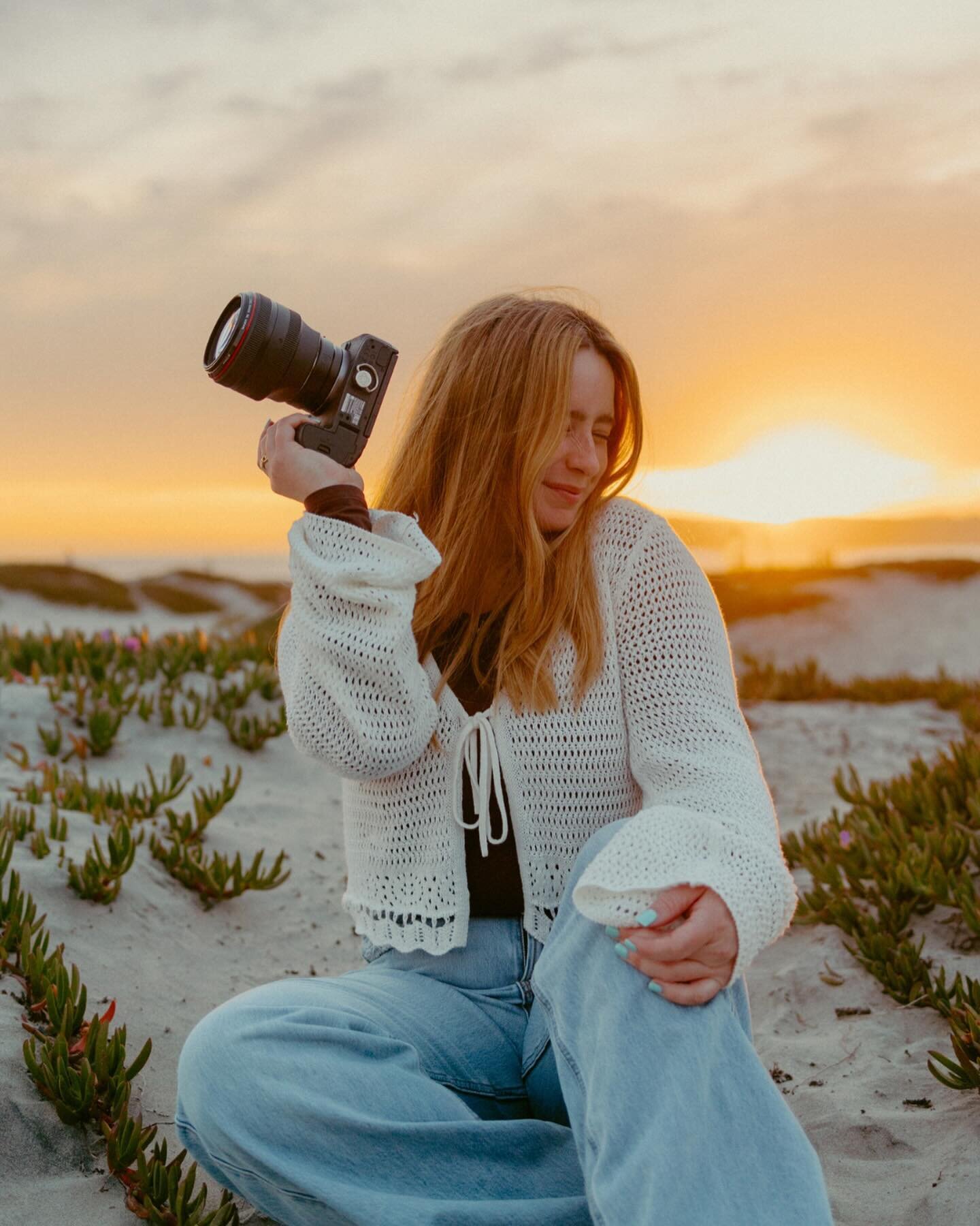 ohhhh hey there! long time no see 🥰 the last time i shared my face on the gram was waaay too long ago, so it was due time to share some updated headshots 🌅💛
.
I&rsquo;ve been working on some exciting things for my business this year and am looking