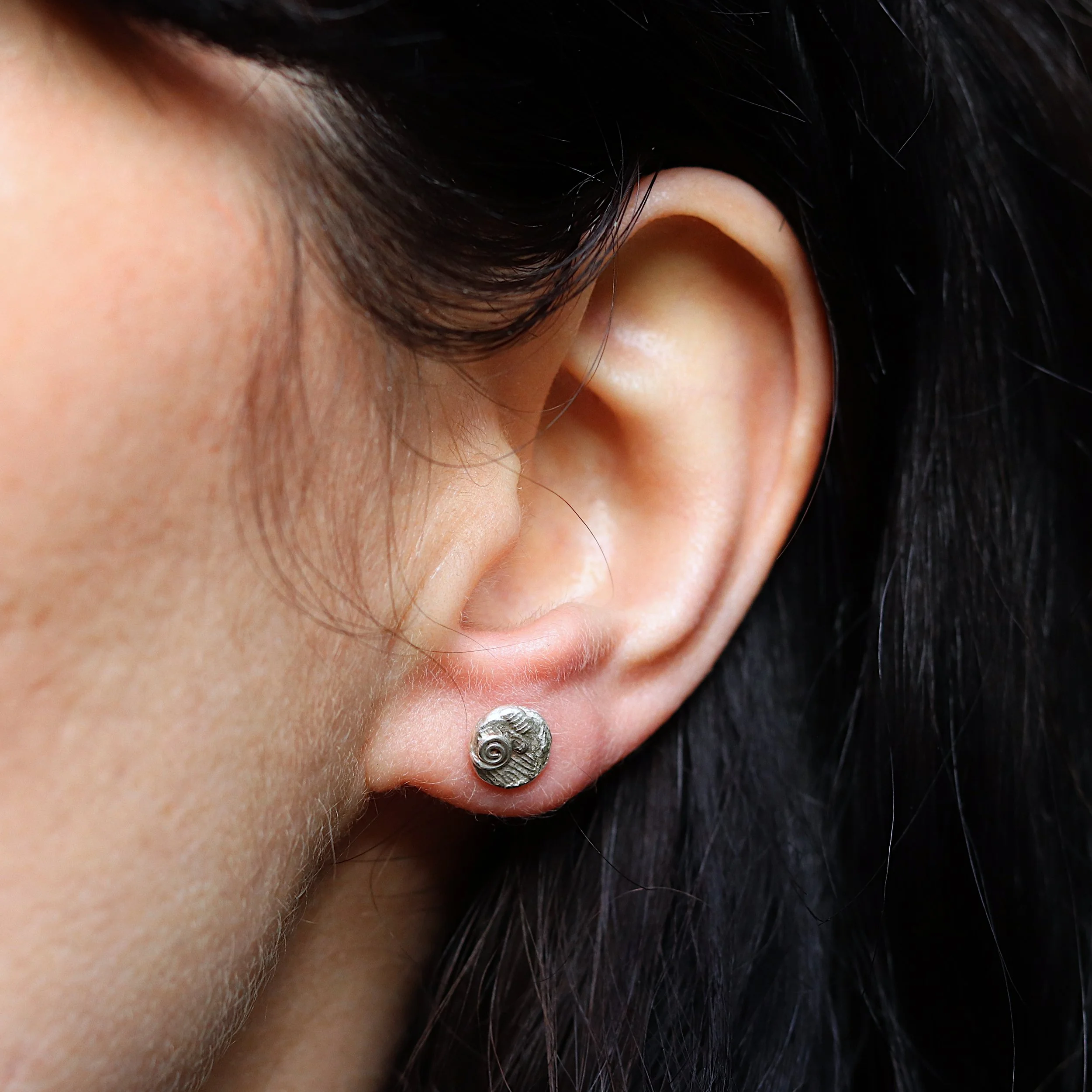Tiny silver swirl texture studs model.jpg