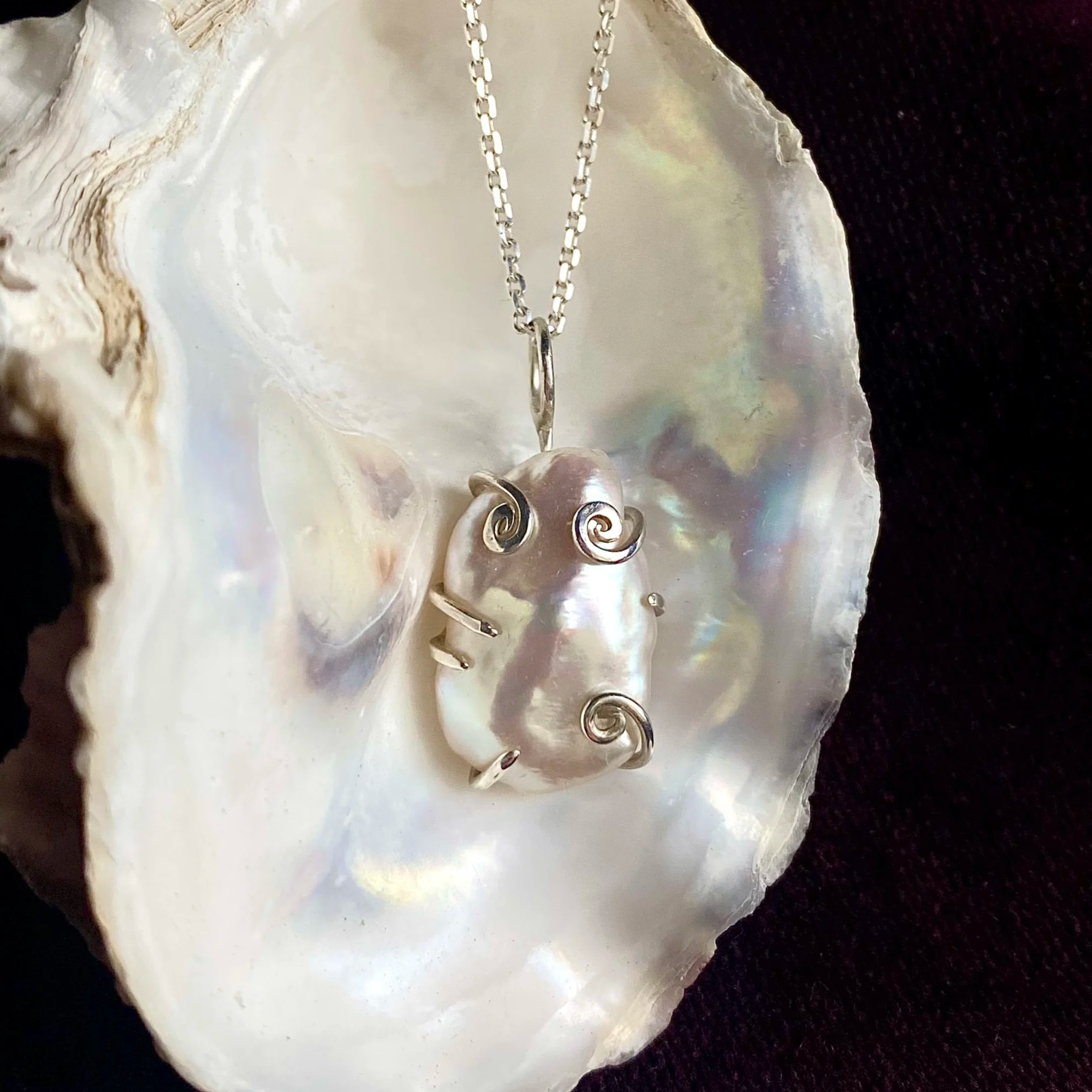Keshi Pearl Pendant With Swirling Claws