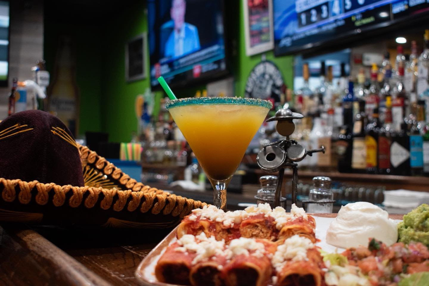 Margs, taquitos, and good vibes waiting at the bar — Whether you’re catching the Celtics game tonight or sitting down for dinner with the fam, we’ve got you covered. See you soon!
#taquitos #margaritas #mexicanfood #celtics #boston