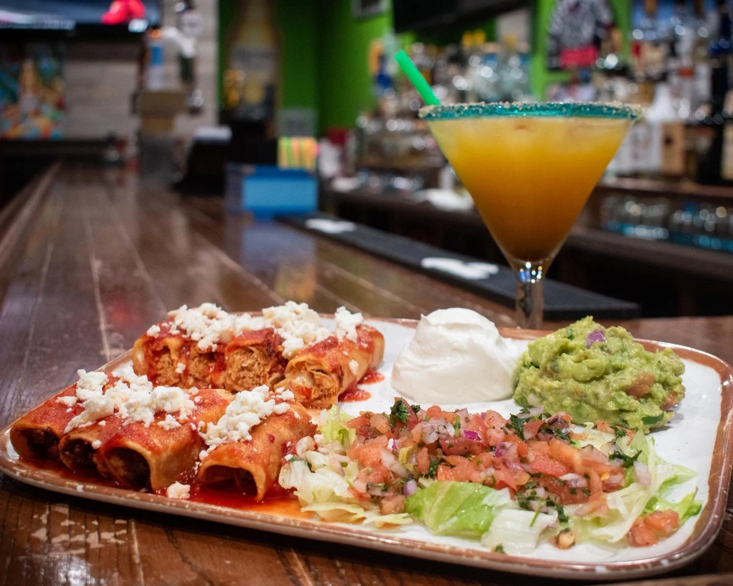 Taquitos belong with your favorite margarita๐ฅ๐ฒ๐ฝ๐น
.
.
.
#taquitos #taquitosdorados #margaritas #bostonfoodies #southshorema #MexicanEats #AuthenticMexican #stoughtonma #MassachusettsEats