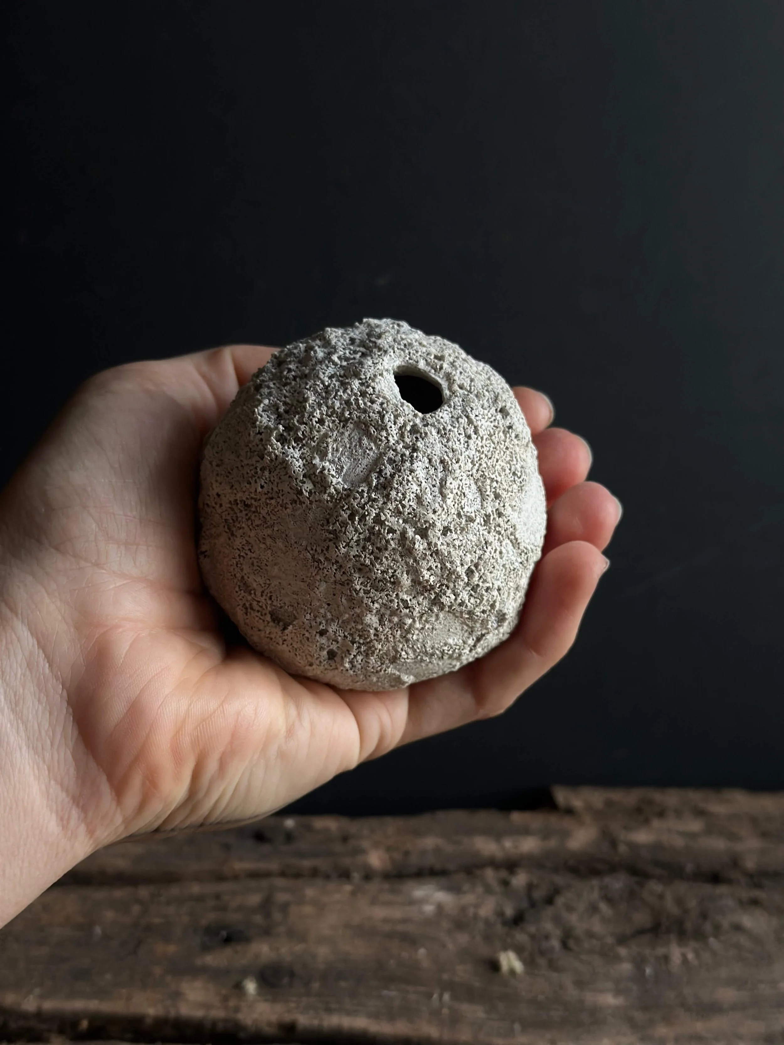 floor-standing ceramic vase.jpeg