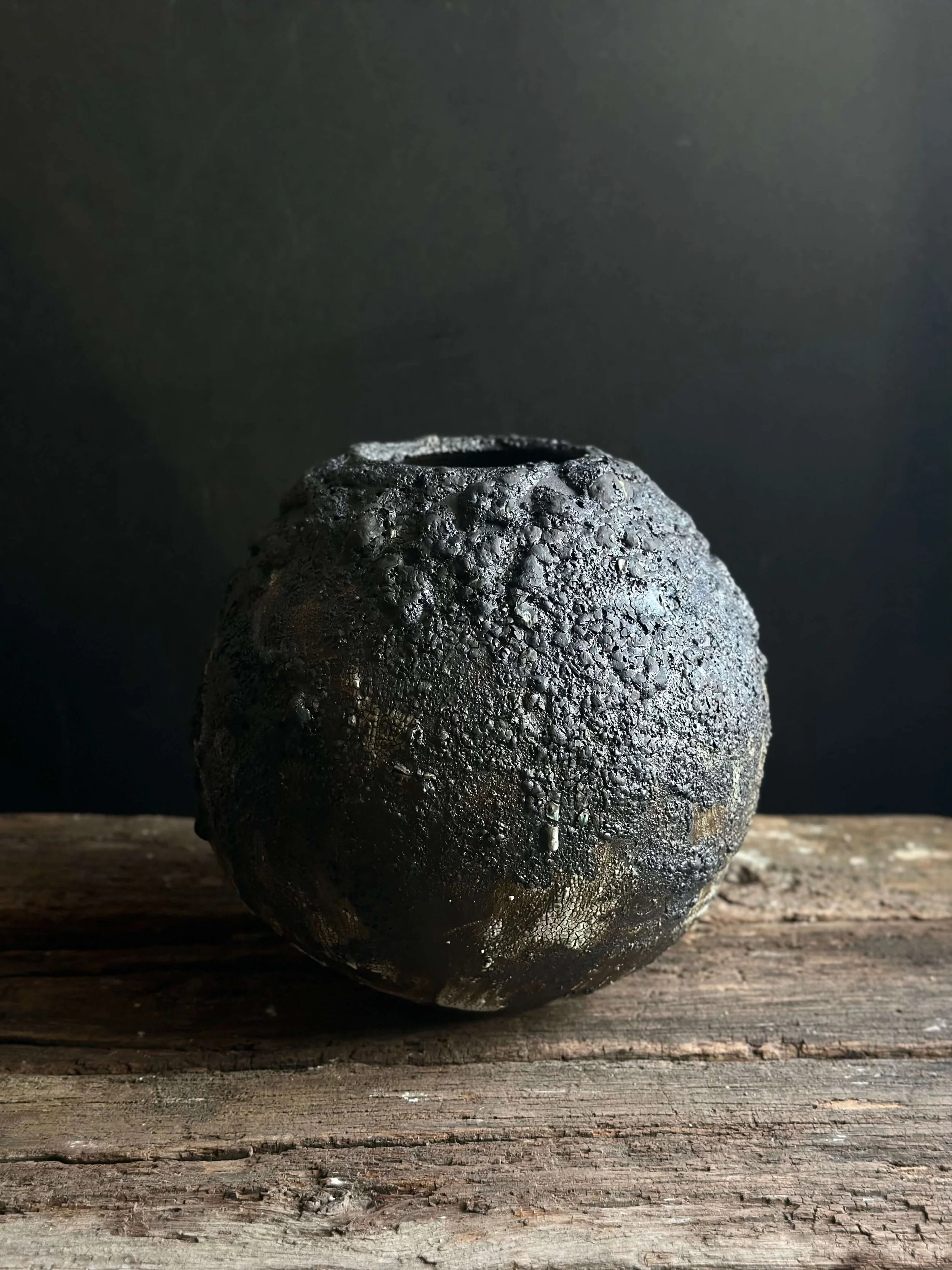 medium sculptural vessel.jpeg