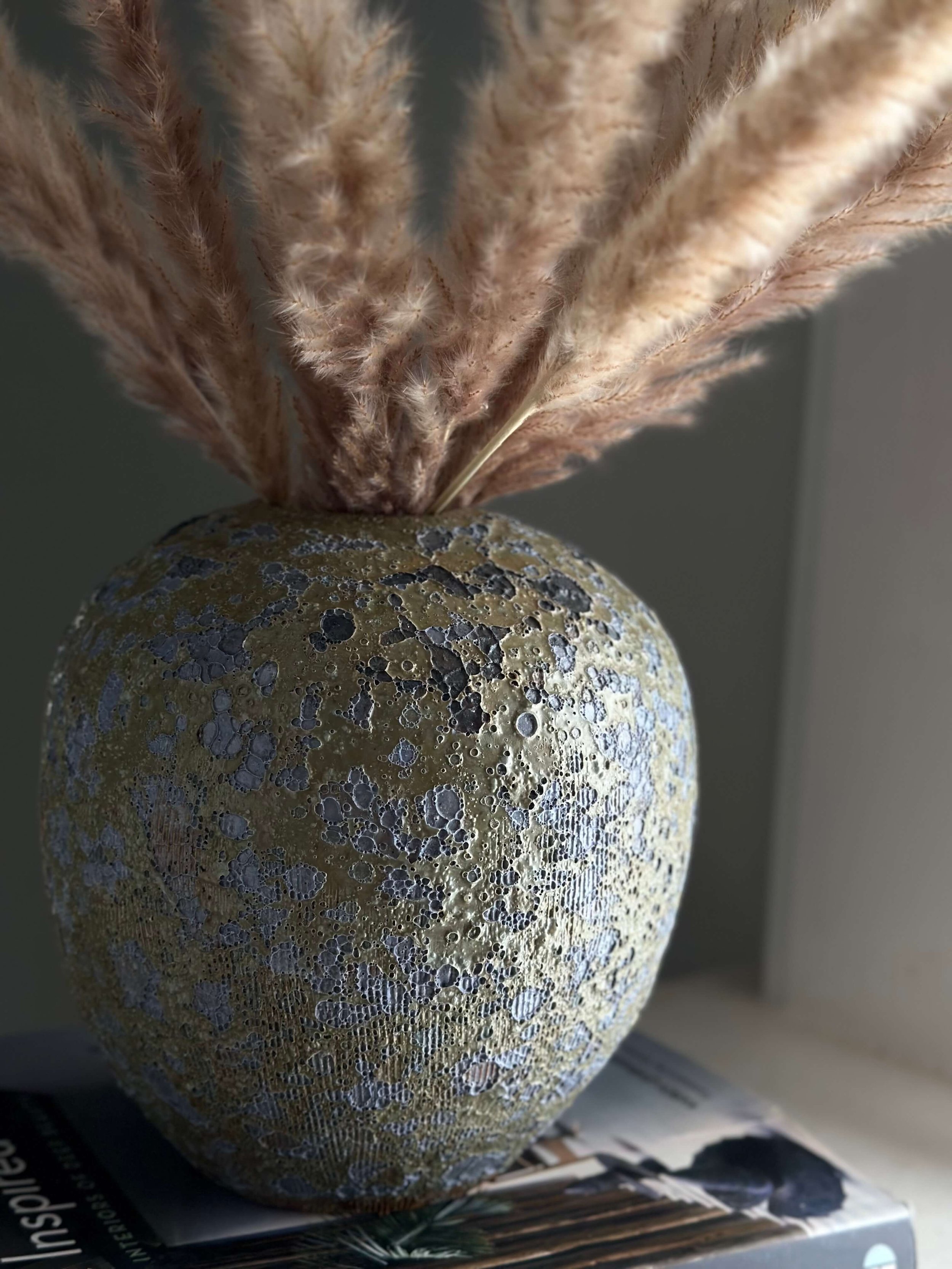 california contemporary vase.jpeg