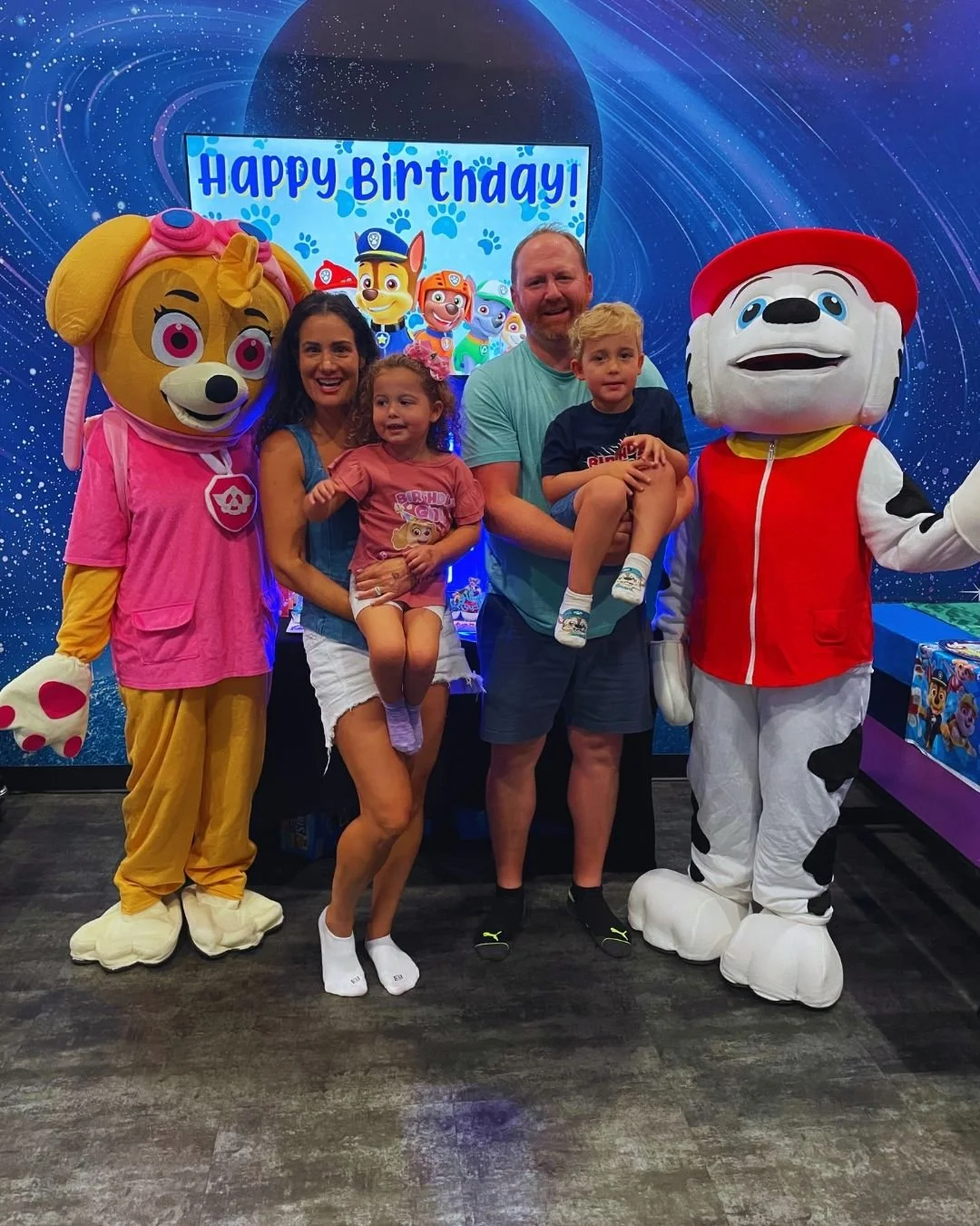 📸 Picture-perfect birthdays happen here! Add character appearances and watch the magic unfold 🎂💫
⚡️ Book now before your dream date is gone!