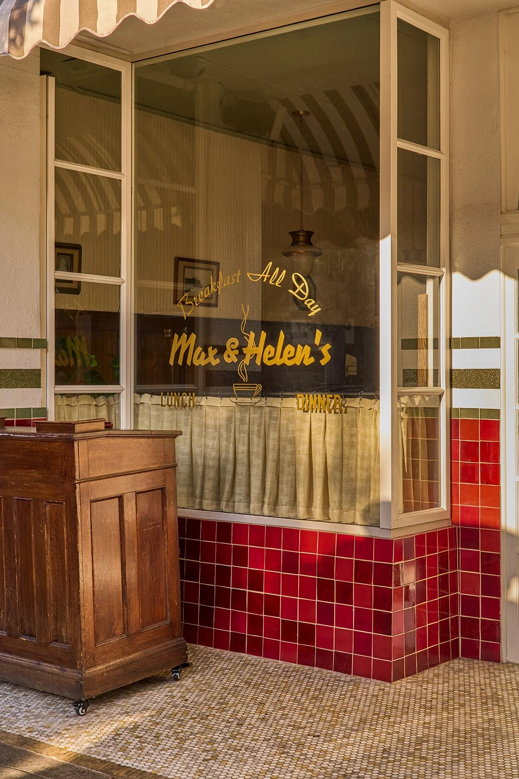 Max & Helen_s_0086_V1.jpg