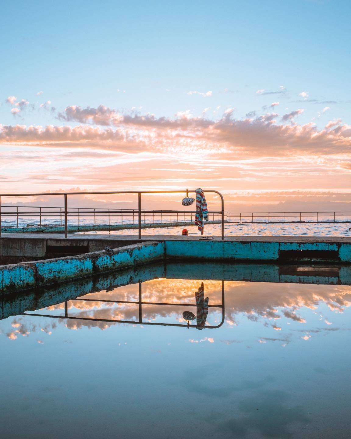 Are you a morning person? ☀️

We&rsquo;ve had some beautiful sunrises lately- they&rsquo;re definitely worth the wake up call, even if you&rsquo;re a night owl 🦉&hellip; 

Come by for a coffee after, we&rsquo;re open from 7am every day! 

.
.
.
.
.
