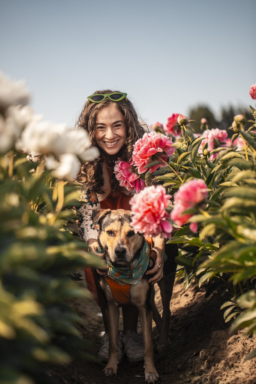 Isa and Luca-Peony Gardens-June 2023-29.jpg