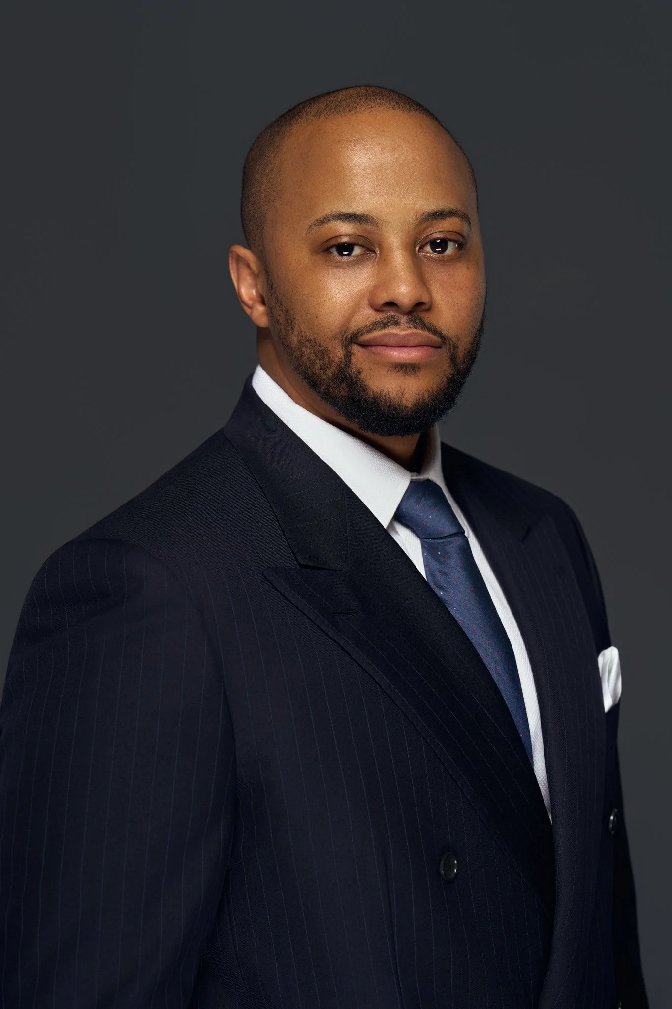 corporate_executive_headshot_professional_dark_suit_nyc_david_pexton_photography.jpg