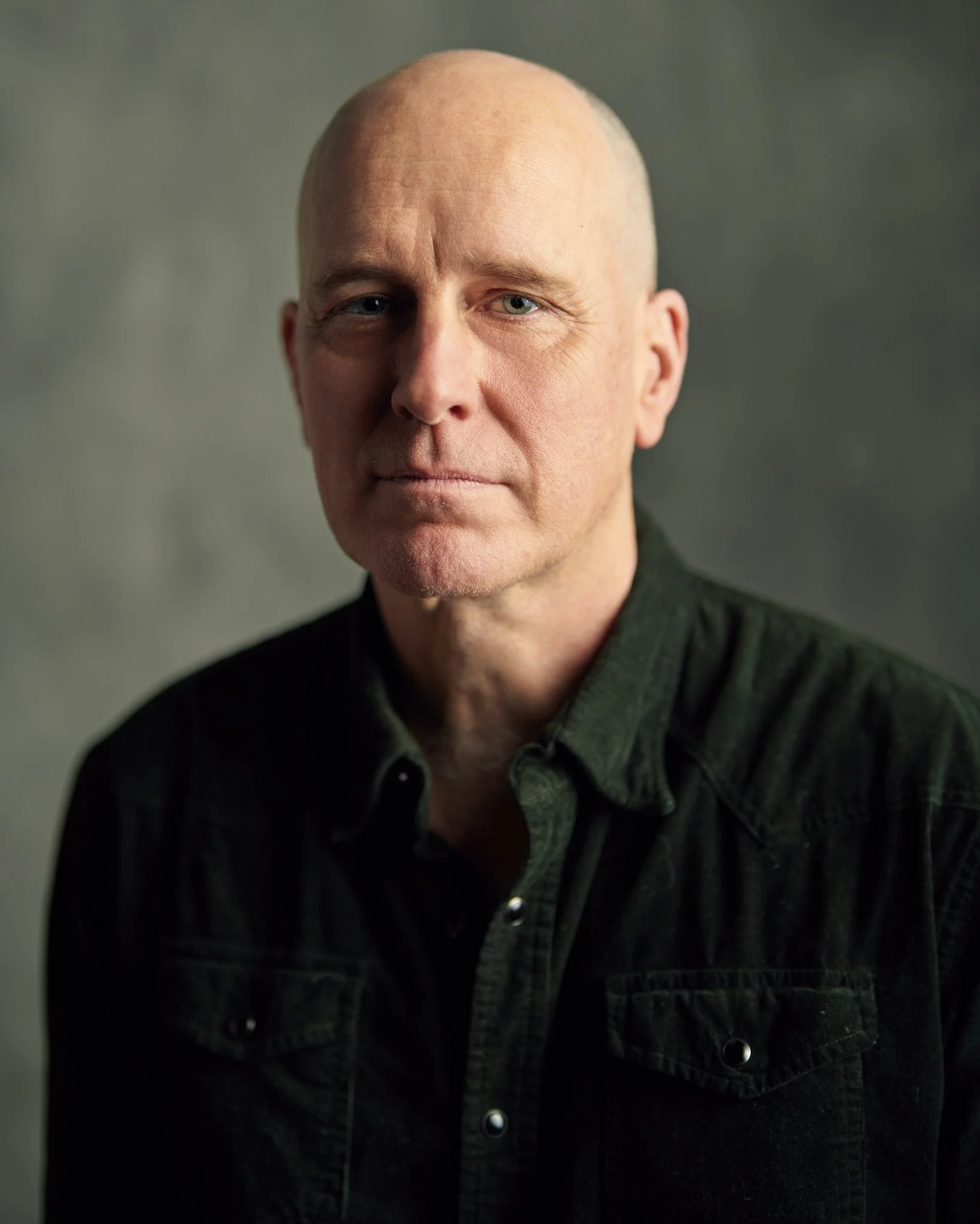 Actor headshot of Kelly Aucoin photographed at Redline Studios in the Wall Street area of NYC by David Pexton Photography