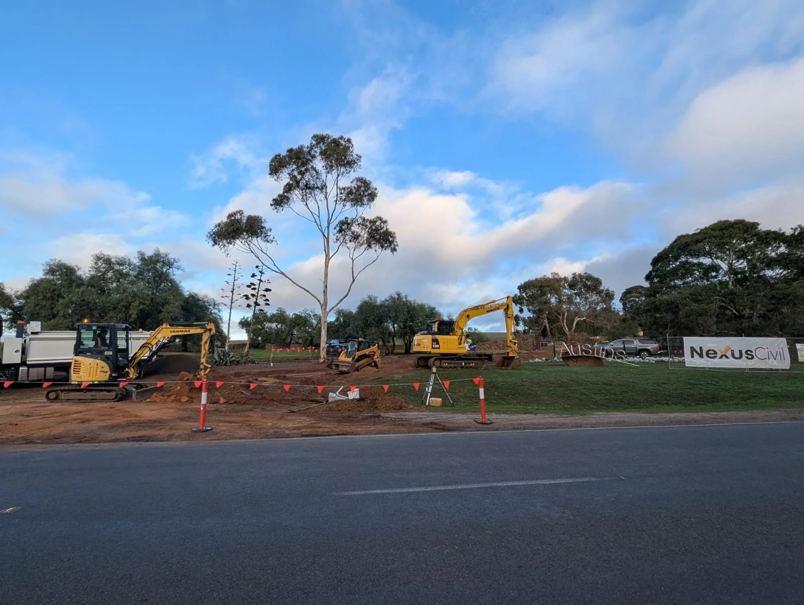 📍 Project Kickoff &ndash; Austins Winery

We&rsquo;re off to a fantastic start! Day one and all materials/plant are onsite&mdash;organised, mobalised, secured, and ready for action.

At Nexus Civil, our end‑to‑end project delivery means we plan meti