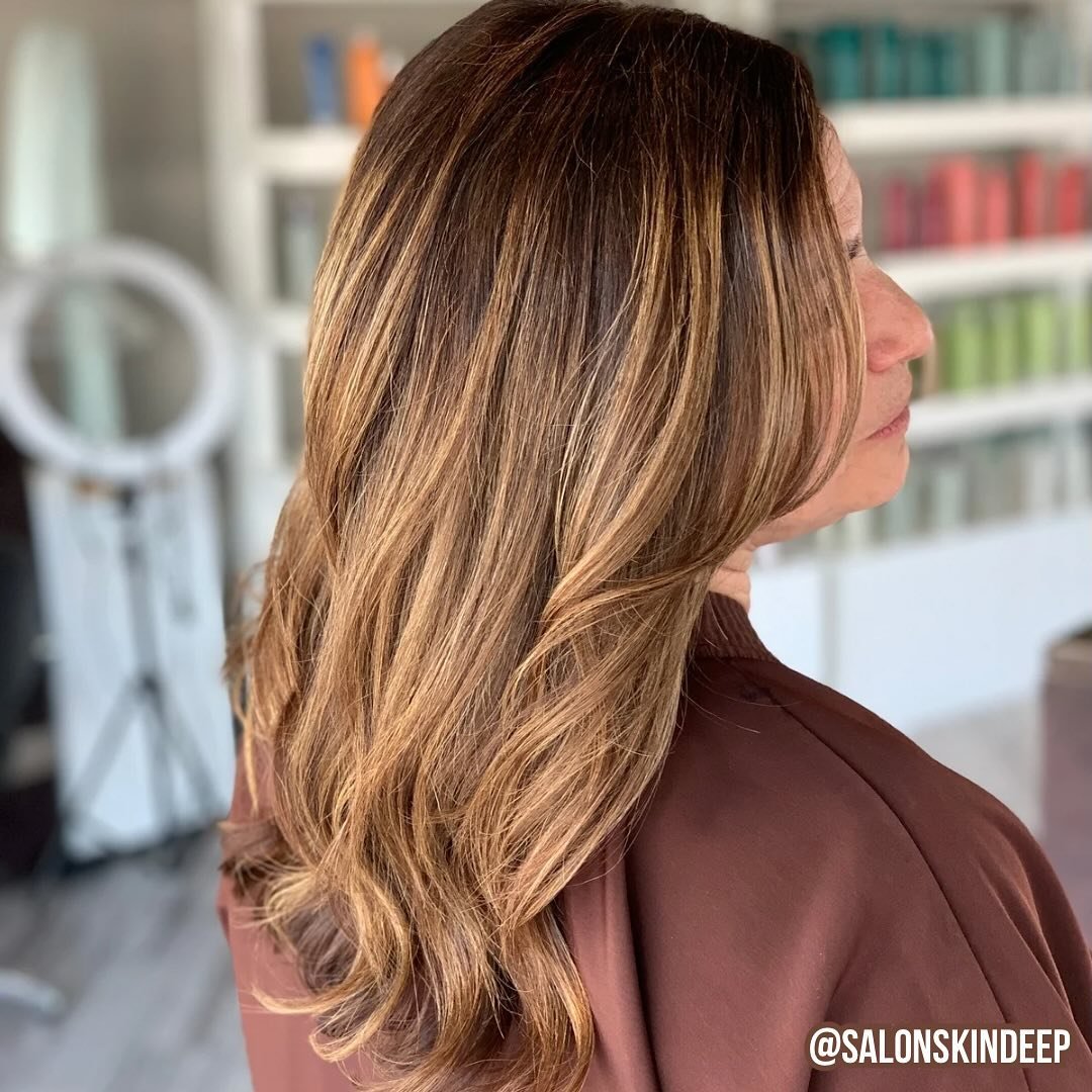 Isn&rsquo;t she gorgeous ?!?
😍🤎☕️

#highlights #colormelt #brunette #balayage #hairstylist #njsalon #gorgeous #warmbrown #salonskindeep