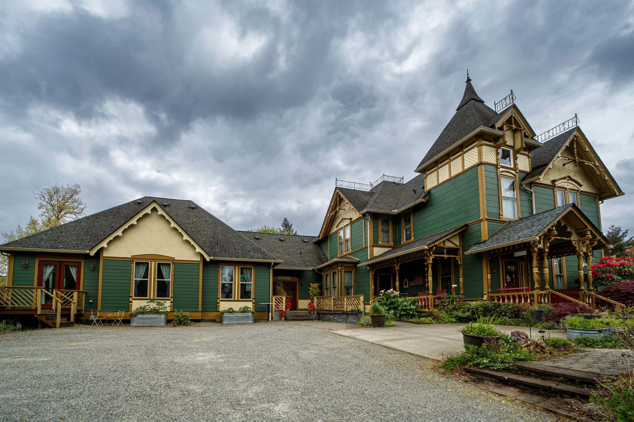The Long Game: Commercial Hospitality Photography for Olympia's Swantown Inn