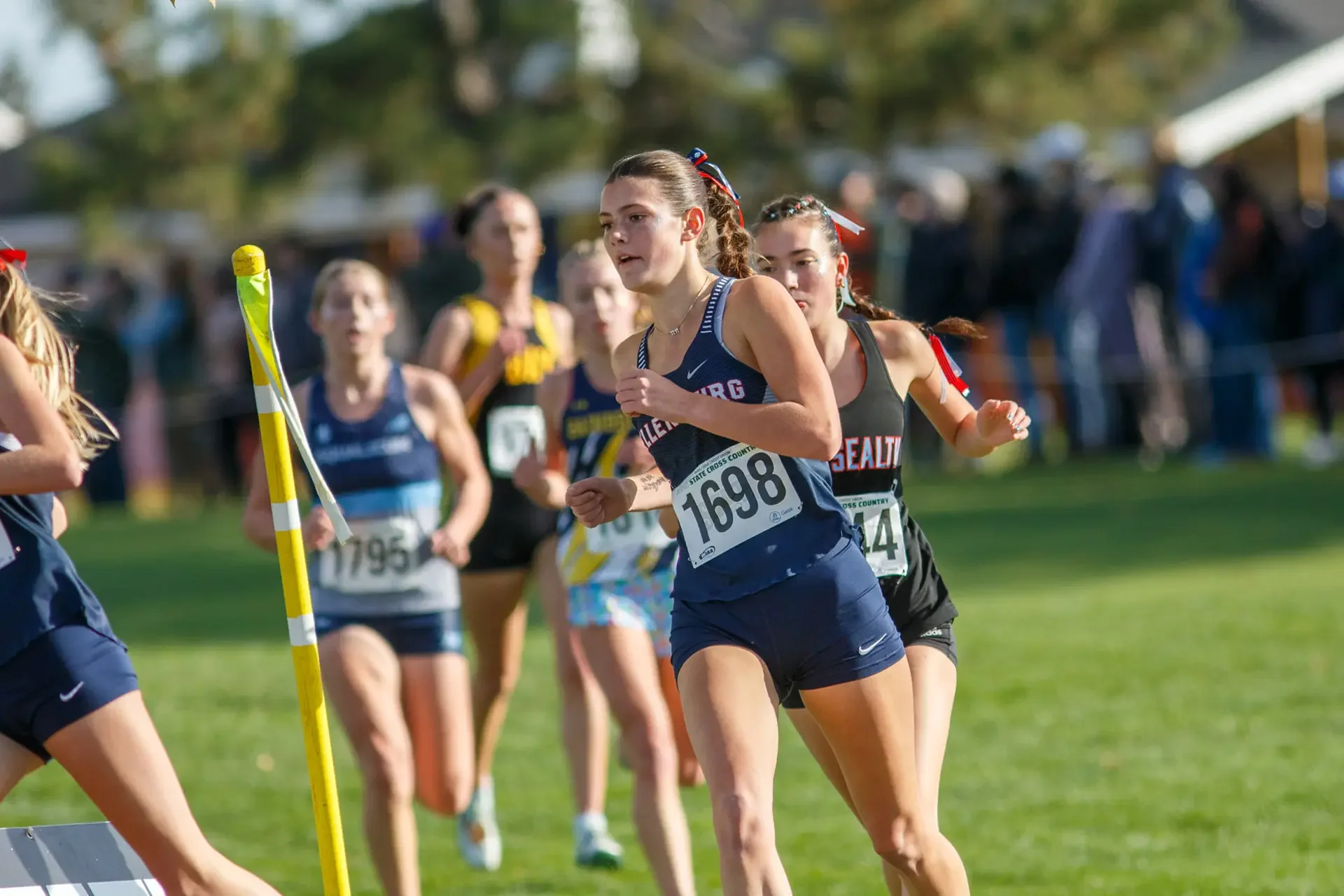 June Nemrow of Ellensburg High School running. Top contender for the 2026 WIAA 2A 3200m State Championships.
