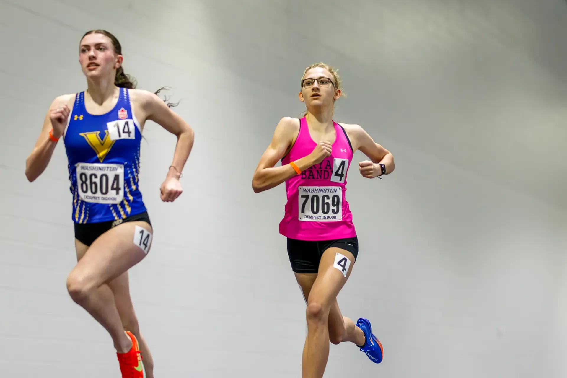 Kjirsten Ludeman of Sehome High School running on a track. Top contender for the 2026 WIAA 2A 800m State Championships.