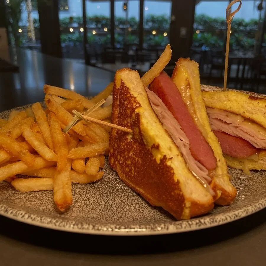 @basaltwaikiki will be serving a SPAM &amp; Turkey, Texas Toast Sandwich with Raspberry Jelly for Brunch (7am-1pm) during Waikiki SPAM JAM Dine In Event (4/18-5/3). The 22nd Waikiki SPAM JAM officially starts tomorrow! 
.
Dine In Restaurant Week Line