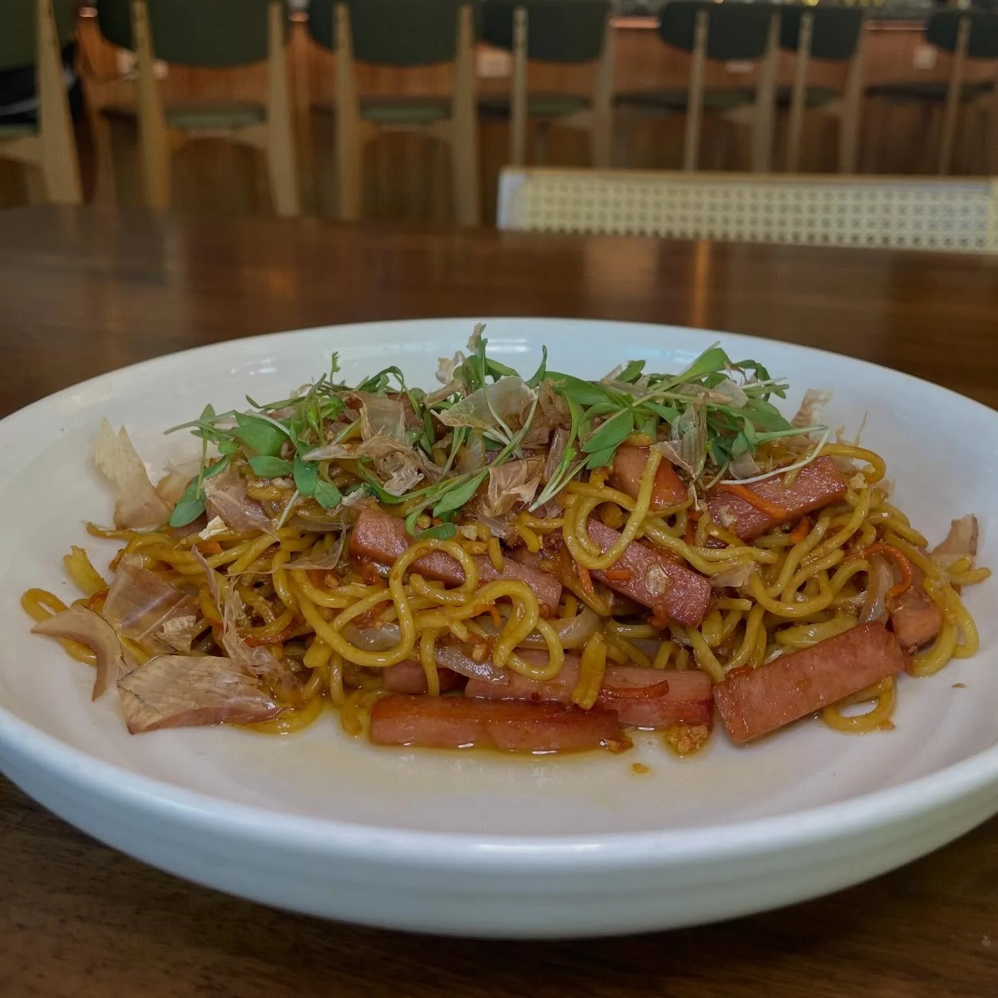 The Waikiki SPAM JAM dine in festival ends this Sunday, May 3!  Visit our friends at @favoritesonwaikiki and the @ambassadorwaikiki to enjoy these two dishes. 
.
Garlic SPAM Noodles 
SPAM Waterman Rice Bowl 
.
Still a few days left to try various SPA