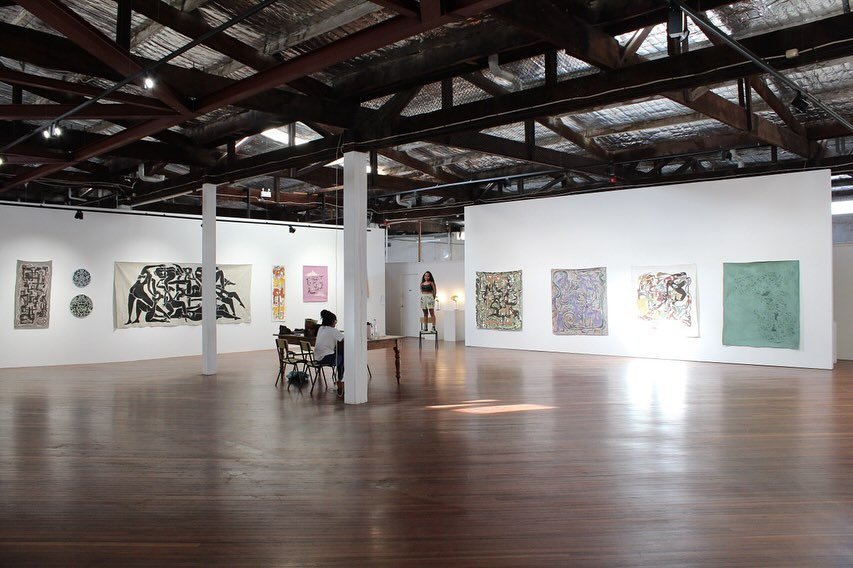 Big things happening in this big beautiful space. like OPEN STUDIOS THIS FRIDAY YAY. Come squiz💋 @ps.artspace @ps.iloveyou.freo 

~Also playing this Sunday at In The Pines with beloved @beatsbybutter for @rtrfm 😭💛