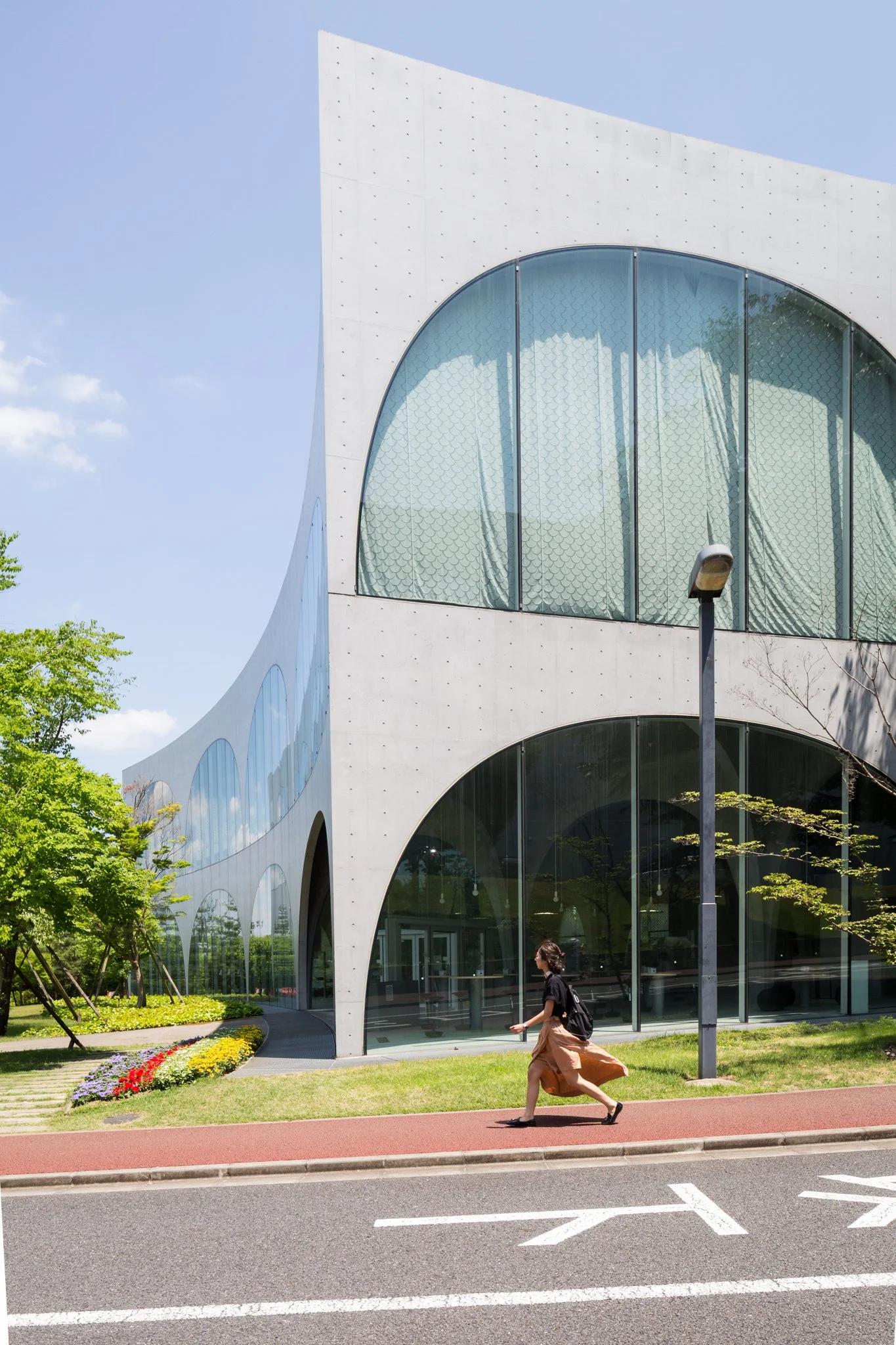 Toyo Ito - Tama Art University Library-02.jpg