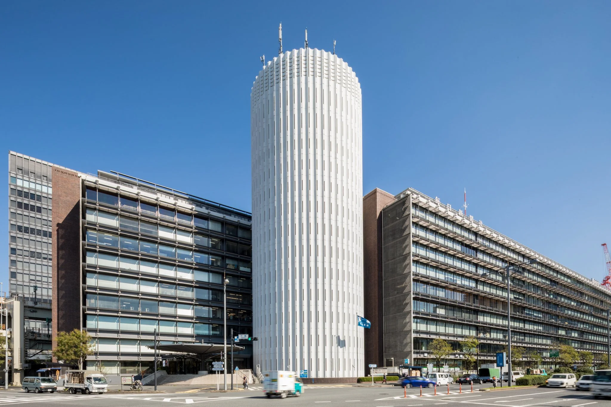 Nikken Sekkei - PalaceSide Building-02.jpg