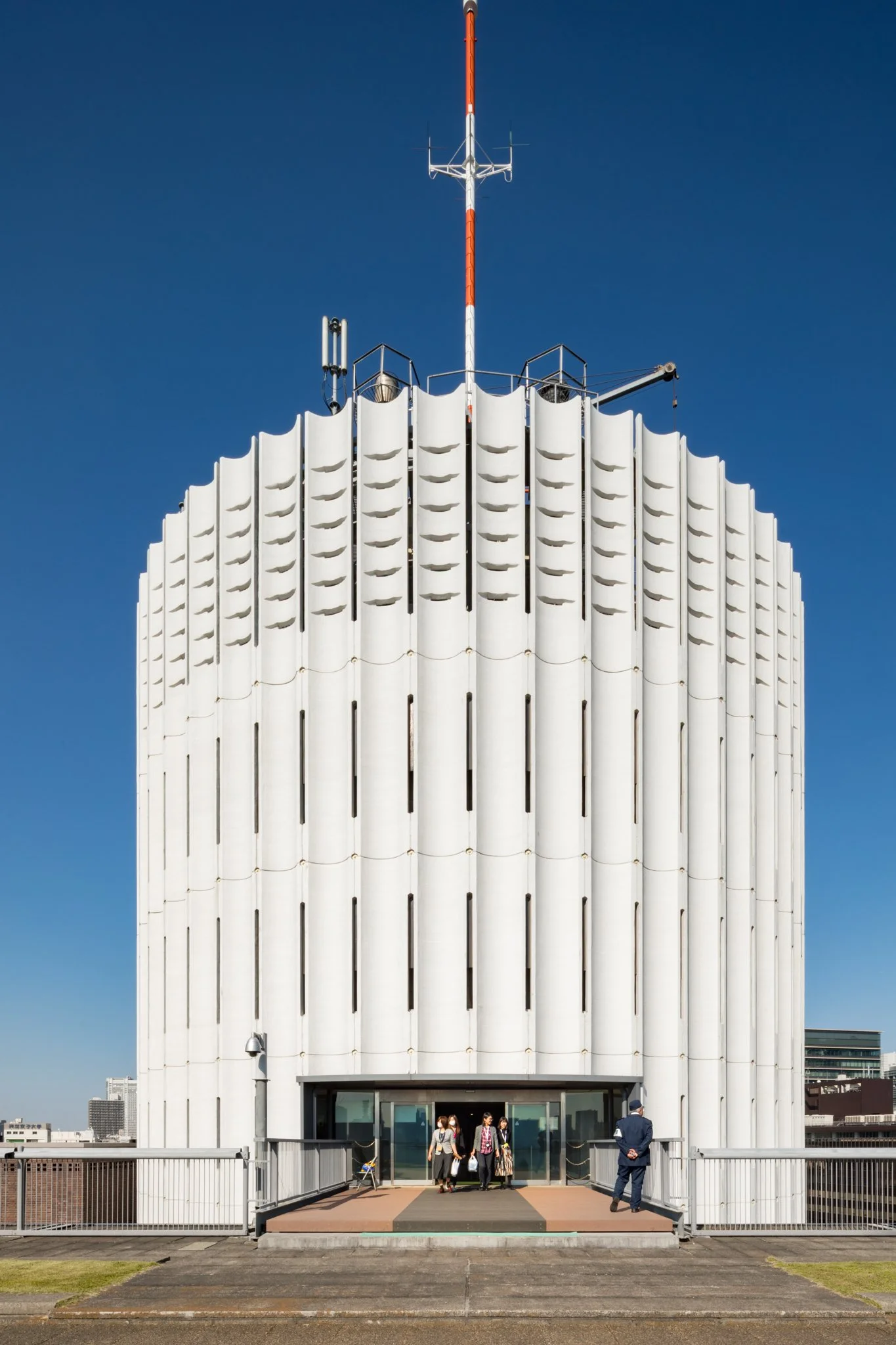 Nikken Sekkei - PalaceSide Building-08.jpg
