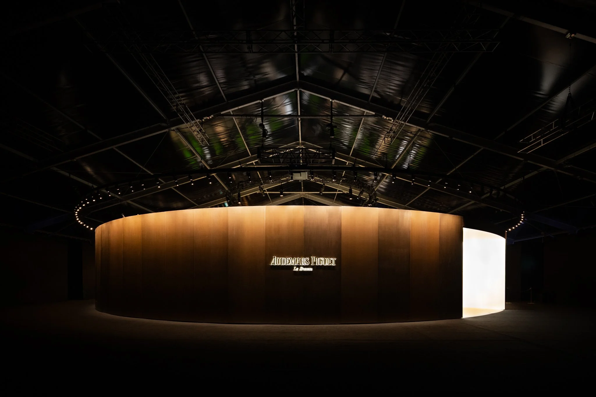 Audemars Piguet - Exhibition Tokyo Vincent Hecht-02.jpg